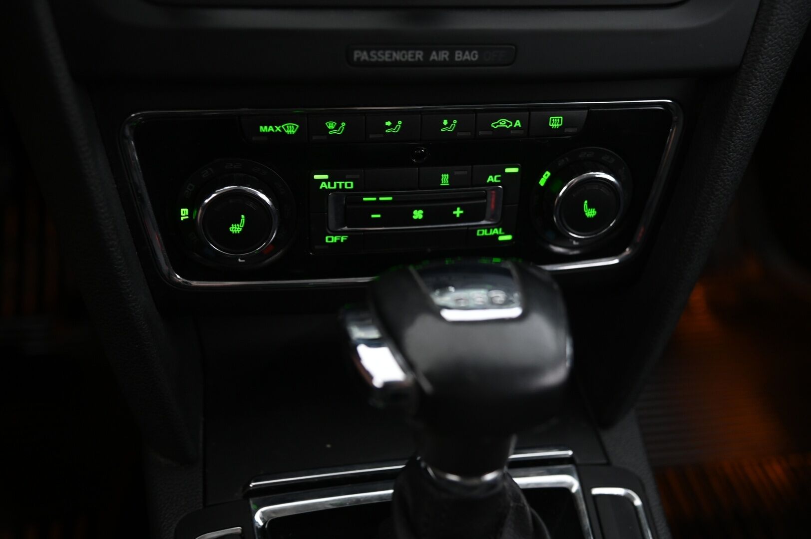 Skoda Superb 2012 Combi 2,0 TDI 140 Comfort Business+ DSG Autom. - MYYDÄÄN HUUTOKAUPPA.COM