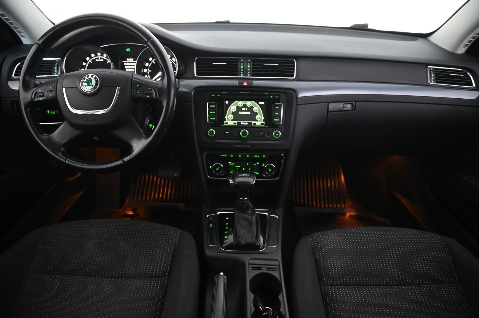 Skoda Superb 2012 Combi 2,0 TDI 140 Comfort Business+ DSG Autom. - MYYDÄÄN HUUTOKAUPPA.COM