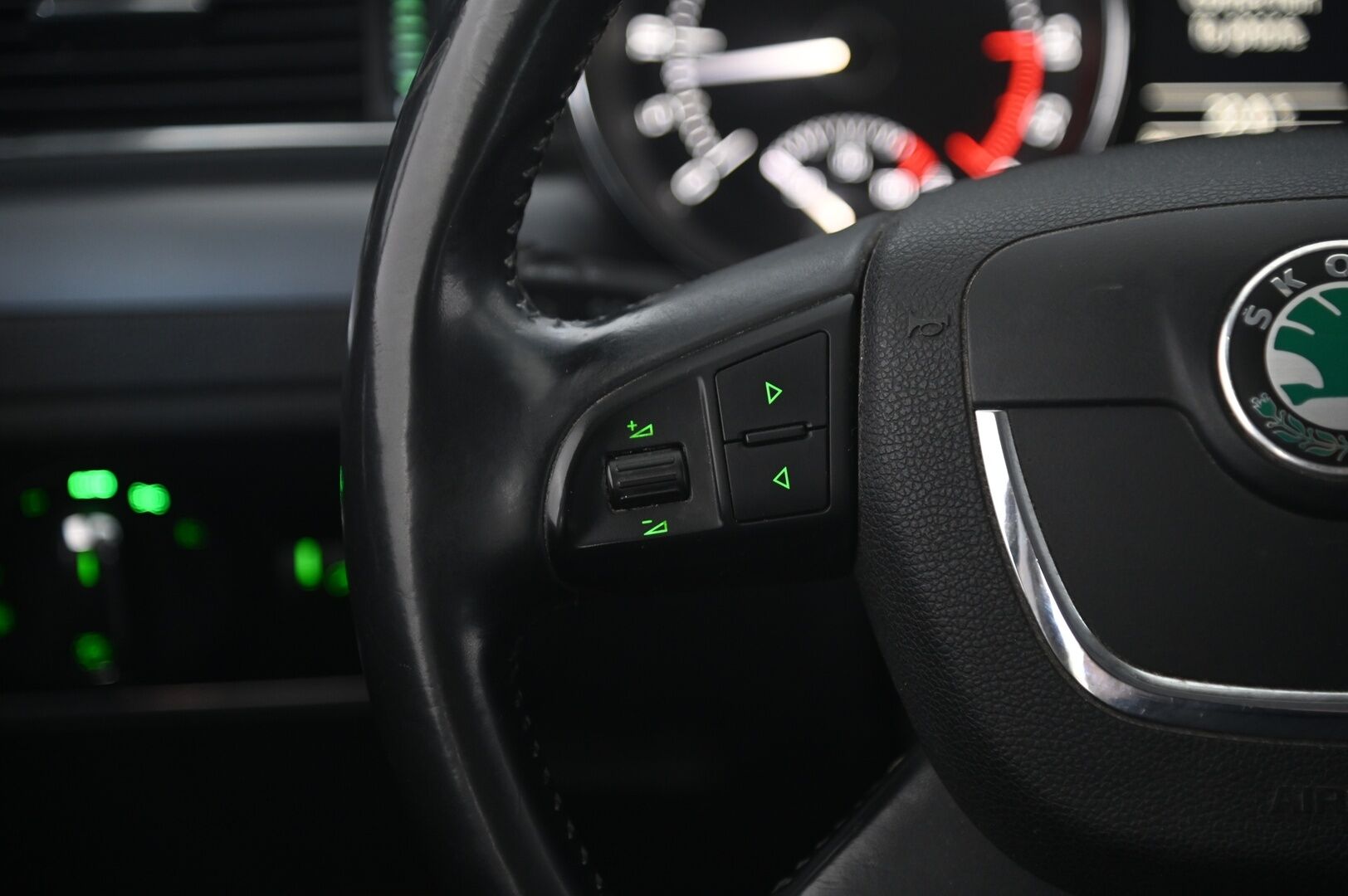 Skoda Superb 2012 Combi 2,0 TDI 140 Comfort Business+ DSG Autom. - MYYDÄÄN HUUTOKAUPPA.COM