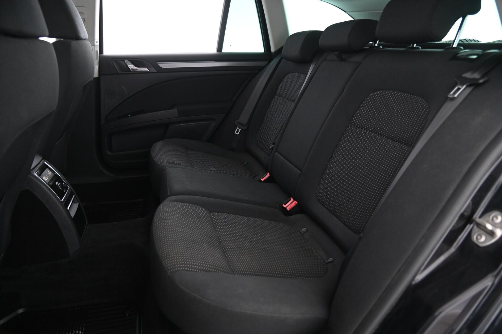 Skoda Superb 2012 Combi 2,0 TDI 140 Comfort Business+ DSG Autom. - MYYDÄÄN HUUTOKAUPPA.COM