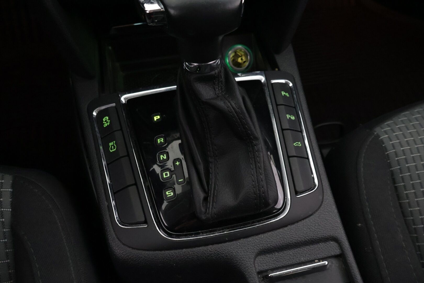 Skoda Superb 2012 Combi 1,8 TSI Ambition Business DSG Autom. - *MYYDÄÄN HUUTOKAUPAT.COM*