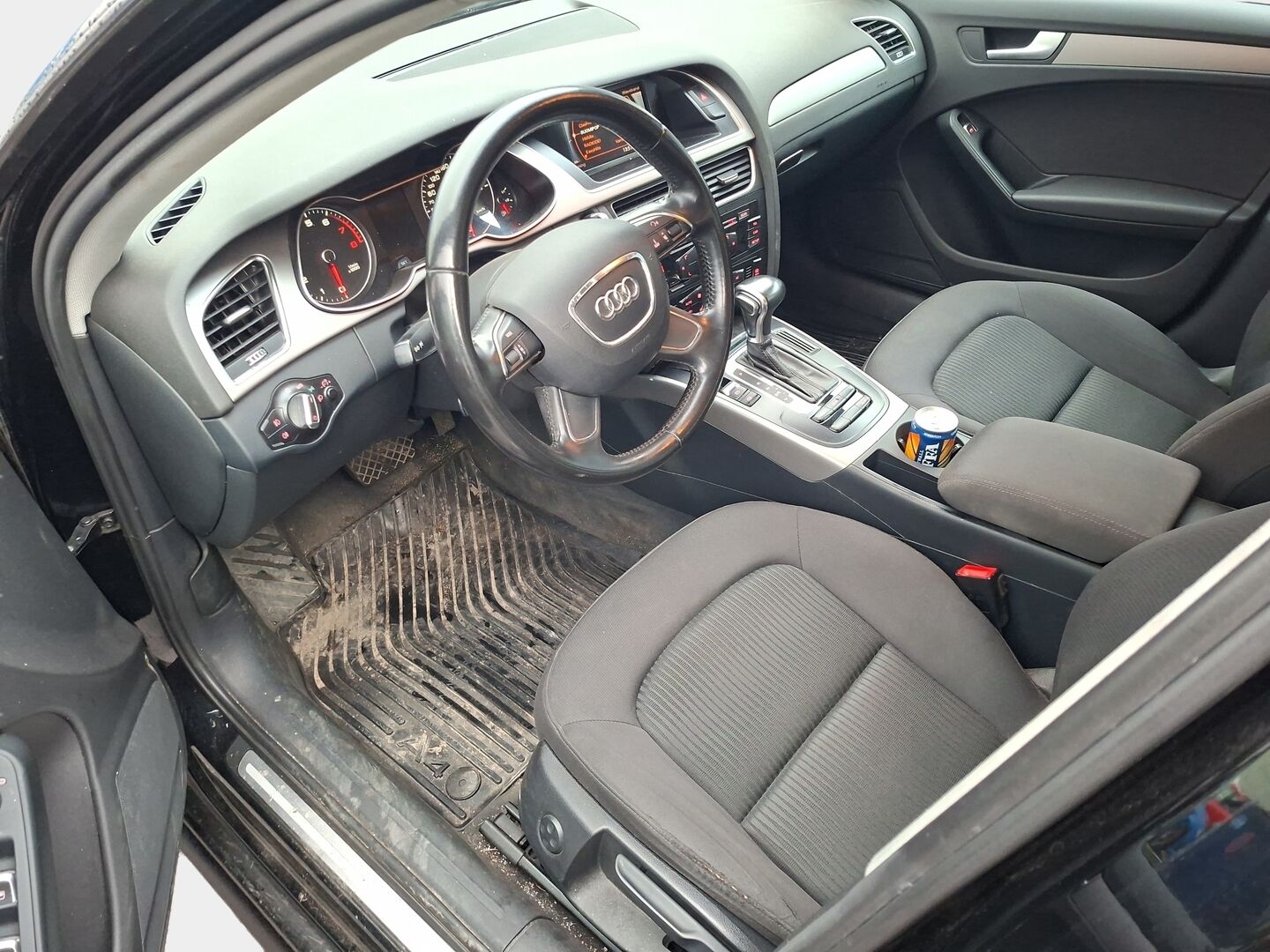 Audi A4 2012 Avant Business 1,8 TFSI 125 kW multitronic * Vetokoukku / Vakkari / Tutkat eteen & taakse * - Juuri katsastettu / Viimeisin huolto 205tkm - HULLU BLACKWEEK KORKOTARJOUS 2,49%