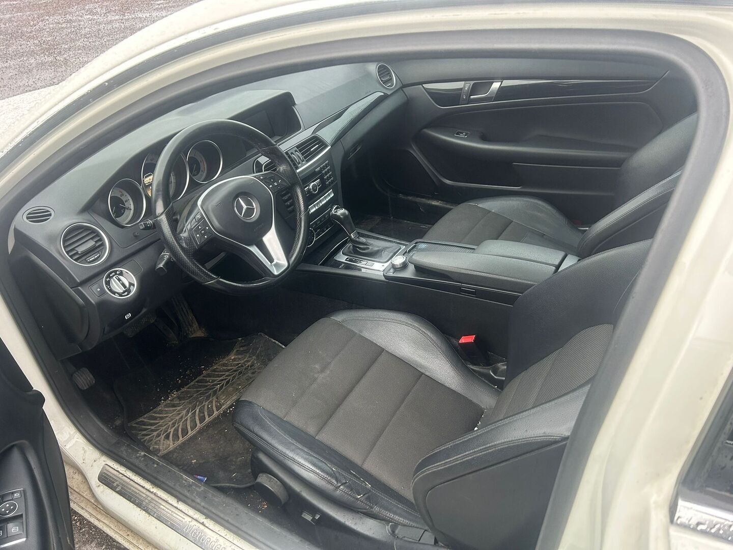 Mercedes-Benz C 2012 220 CDI BE Coupé A Premium Business *- YritysOutlet - Myydään vain yrityksille -* - YritysOutlet - Myydään vain yrityksille 