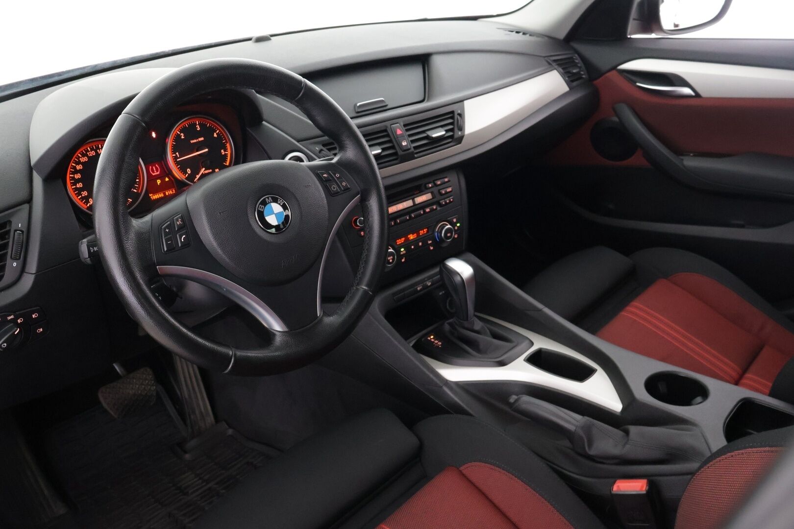 BMW X1 2012 xDrive20d TwinPower Turbo A Limited xDrive Edition E84 - Sportti-penkit / Lohko / Xenon 