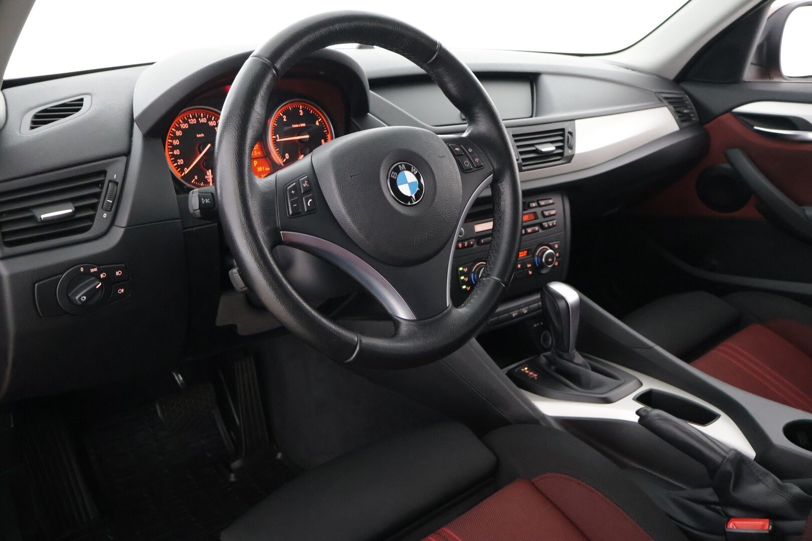 BMW X1 2012 xDrive20d TwinPower Turbo A Limited xDrive Edition E84 - Sportti-penkit / Lohko / Xenon 