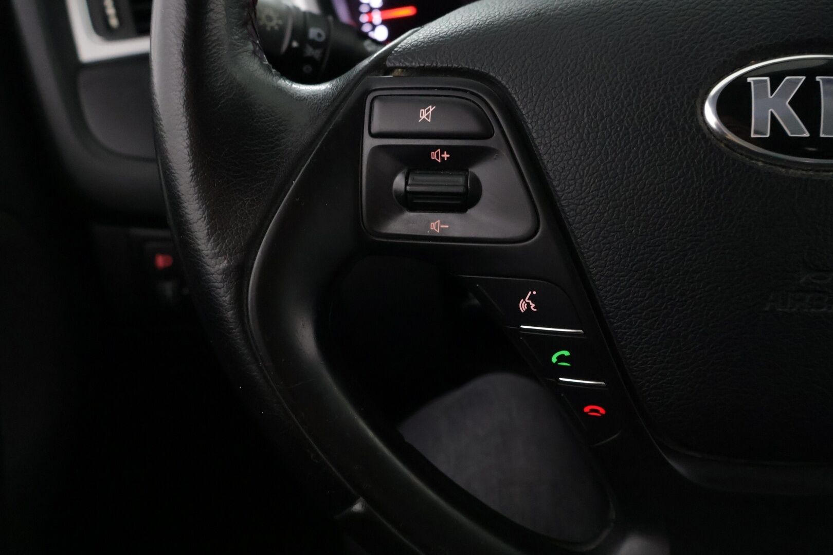 Kia cee'd 2012 1,4 ISG LX 5D EcoDynamics - 1-Omistaja | Ratin lämmitys | Pienet kilometrit | Bluetooth | Radio ja CD-Soitin 