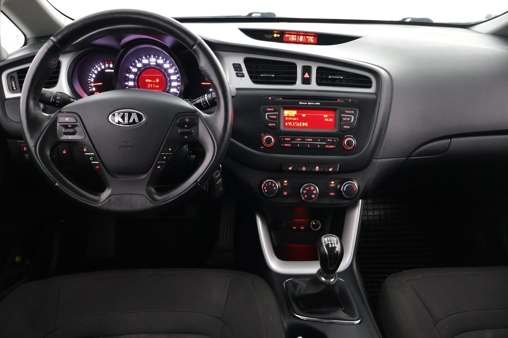 Kia cee'd 2012 1,4 ISG LX 5D EcoDynamics - 1-Omistaja | Ratin lämmitys | Pienet kilometrit | Bluetooth | Radio ja CD-Soitin 