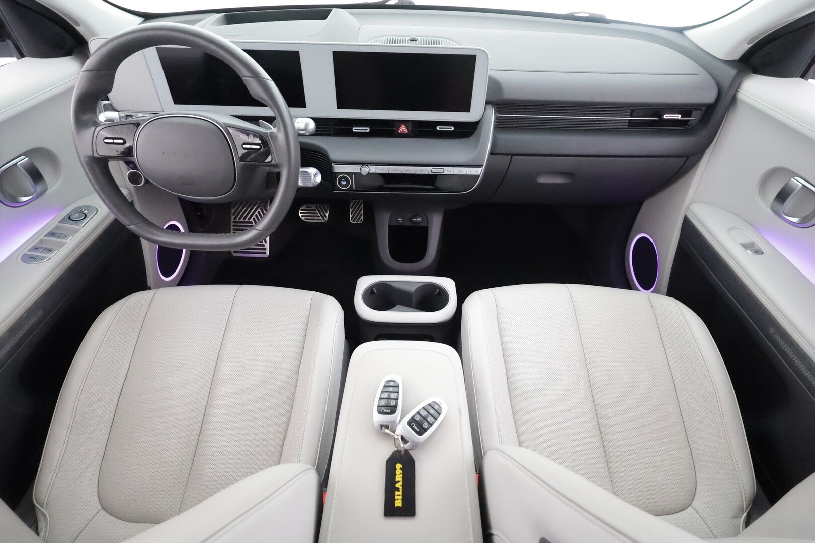 Hyundai IONIQ 5 2022 73 kWh 217 hv Premium - | ACC | ILP | Koukku | HUD | 360° | BOSE | Ilm. relax nahat | V2L | HDA | BSM | Muistipenkki | Ambient light | Merkkihuollot | 2x renkaat aluin | 