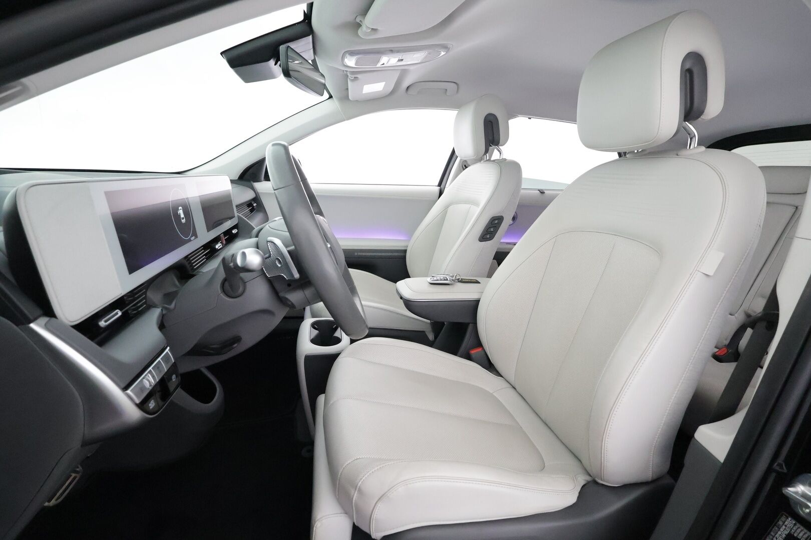 Hyundai IONIQ 5 2022 73 kWh 217 hv Premium - | ACC | ILP | Koukku | HUD | 360° | BOSE | Ilm. relax nahat | V2L | HDA | BSM | Muistipenkki | Ambient light | Merkkihuollot | 2x renkaat aluin | 