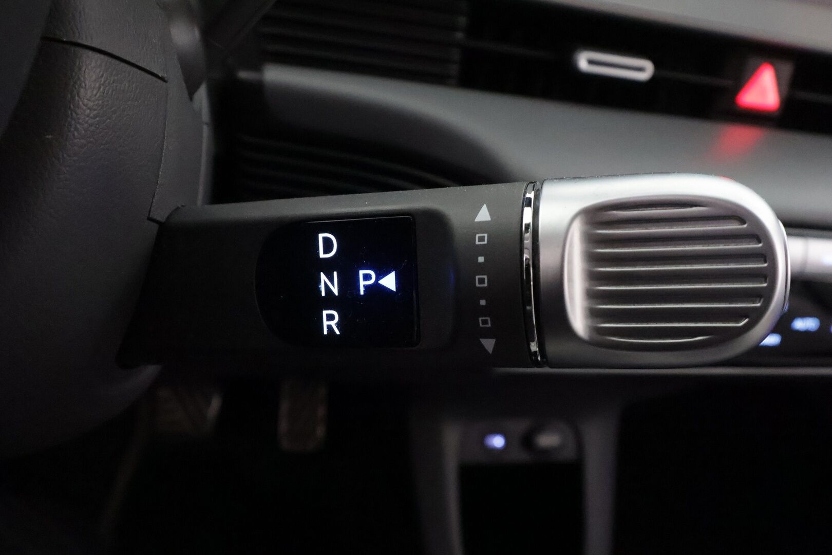 Hyundai IONIQ 5 2022 73 kWh 217 hv Premium - | ACC | ILP | Koukku | HUD | 360° | BOSE | Ilm. relax nahat | V2L | HDA | BSM | Muistipenkki | Ambient light | Merkkihuollot | 2x renkaat aluin | 
