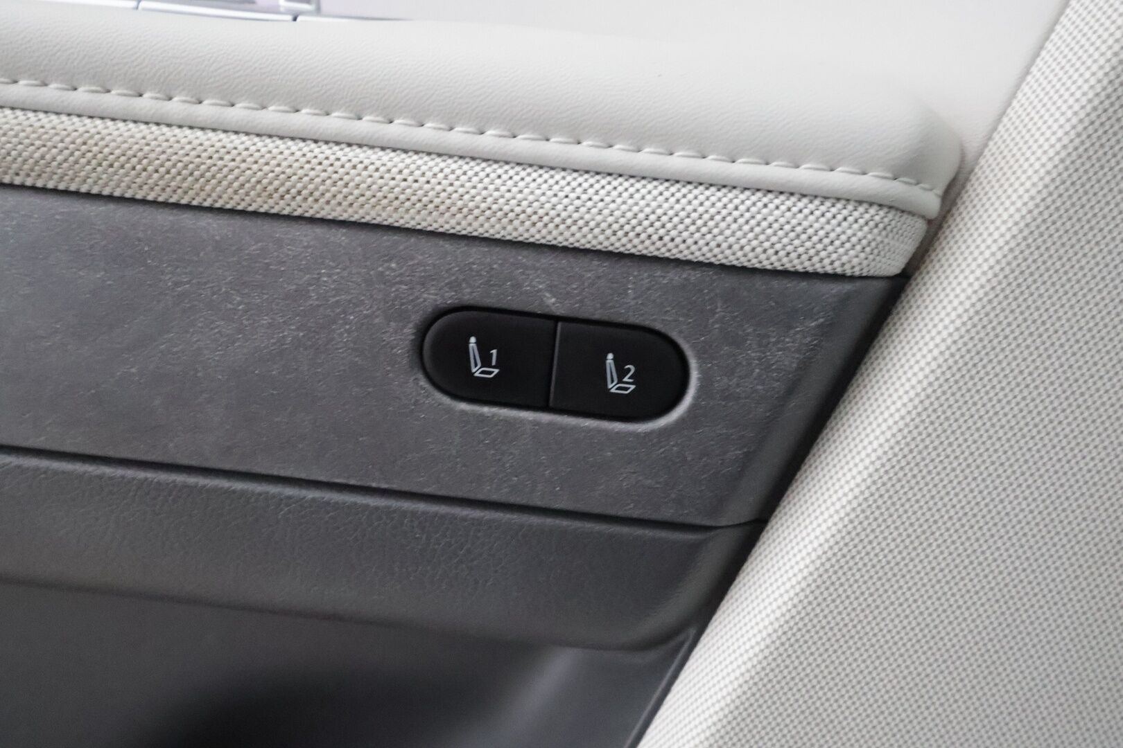 Hyundai IONIQ 5 2022 73 kWh 217 hv Premium - | ACC | ILP | Koukku | HUD | 360° | BOSE | Ilm. relax nahat | V2L | HDA | BSM | Muistipenkki | Ambient light | Merkkihuollot | 2x renkaat aluin | 