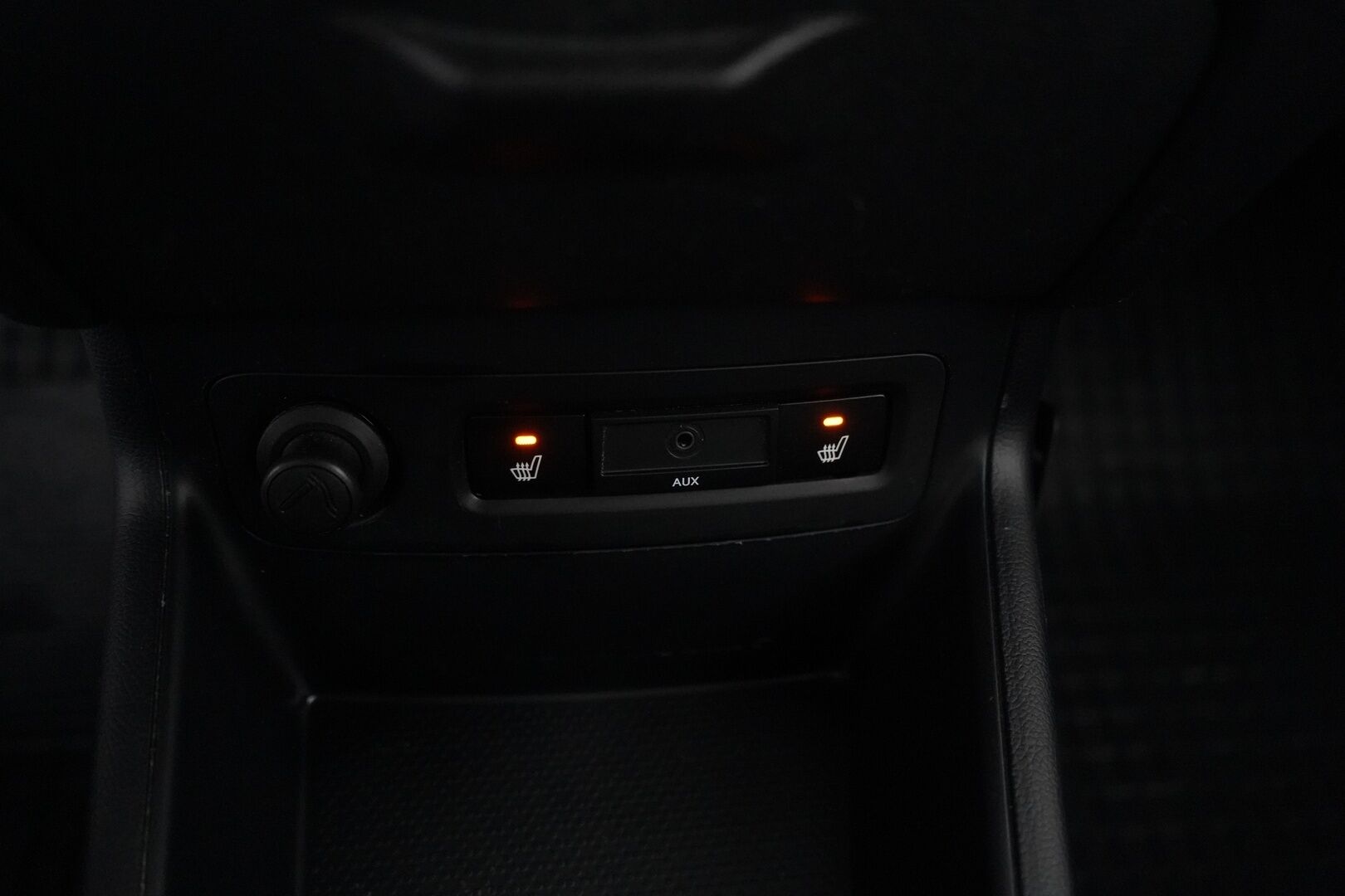 Hyundai i20 2013 5d 1,2 5MT Classic *Ilmastointi / Lohko+sisälämmitin / AUX* - Suomi-auto / Juuri huollettu / Hyvät nastarenkaat 