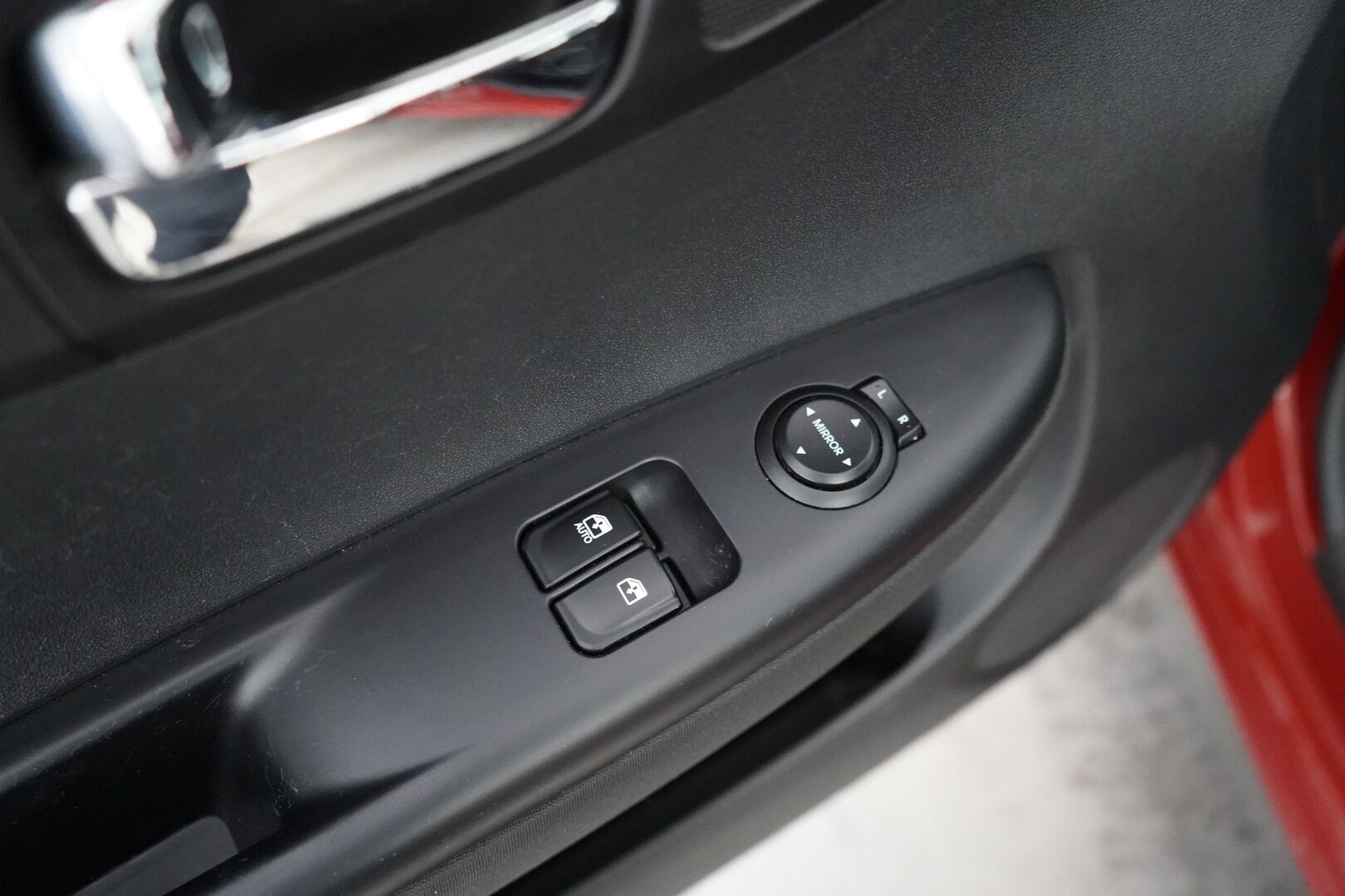 Hyundai i20 2013 5d 1,2 5MT Classic *Ilmastointi / Lohko+sisälämmitin / AUX* - Suomi-auto / Juuri huollettu / Hyvät nastarenkaat 