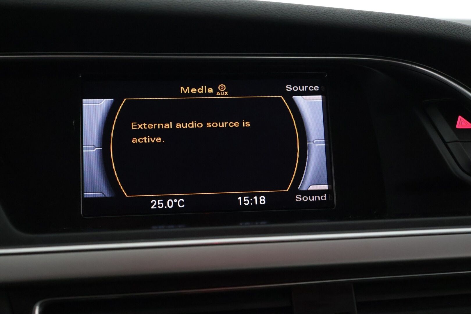 Audi A4 2013 Sedan Business Alpine Pro 2,0 TFSI 155 kW quattro S tronic - Koukku / Webasto / Sporttipenkit / Kahdet renkaat vanteineen / hyvin huollettu / Siisti / Tutkat / Lohko / 