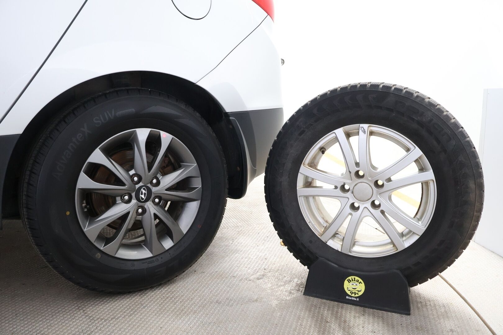 Hyundai ix35 2014 4WD 2,0 CRDi 100kW 6MT Style * Suomiauto / Vetokoukku / Peruutuskamera / Puolinahkasisusta / KeylessGo - Hyvät varusteet / 2x Renkaat aluvantein / Isot huollot tehty!