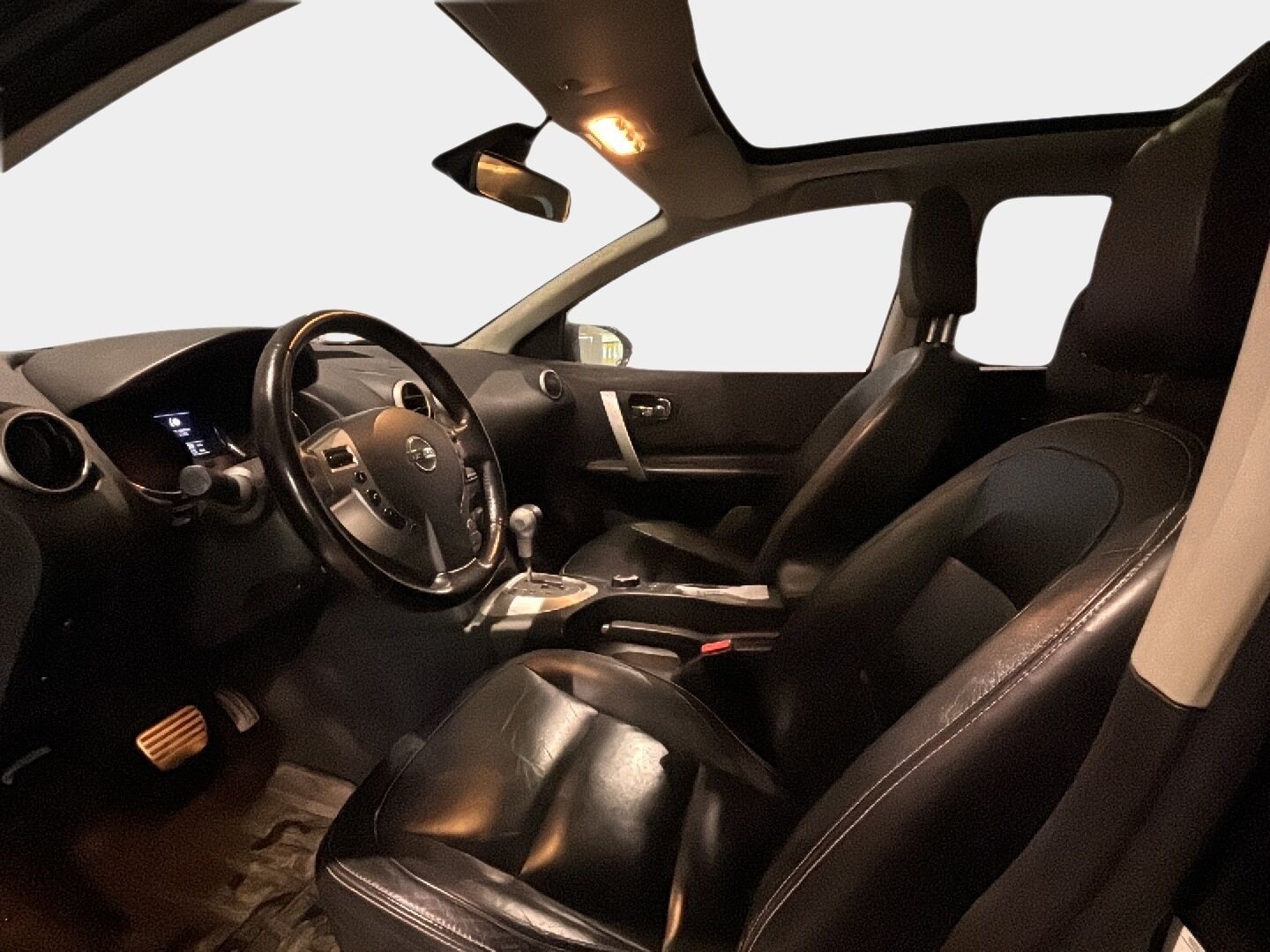 Nissan Qashqai+2 2013 2,0L Tekna 4WD CVT Elegance Pack AVM *Suomi-auto / Webasto / Vetokoukku / Nahat / 360 kamera / Panorama / Bose / Navi* - Webasto kaukosäätimellä / Seuraava katsastus 04/25 / Juuri huollettu / Metalliväri 