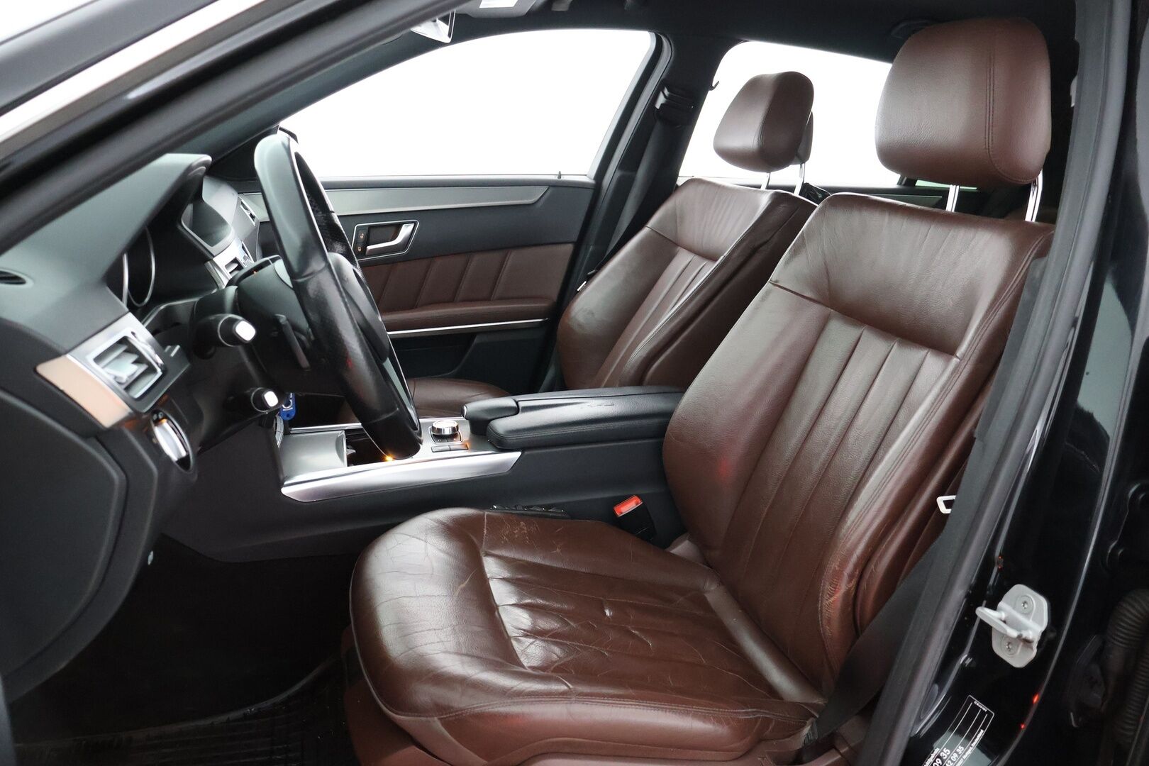 Mercedes-Benz E 2013 200 CDI BE A Premium Pro / YritysOutlet - Myydään vain yrityksille - Webasto / LED / Ortopedit / Tutkat / Ruskea nahkasisusta!