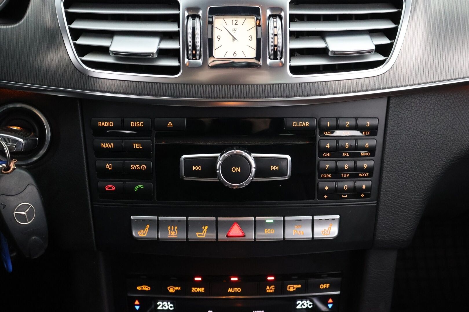 Mercedes-Benz E 2013 200 CDI BE A Premium Pro / YritysOutlet - Myydään vain yrityksille - Webasto / LED / Ortopedit / Tutkat / Ruskea nahkasisusta!