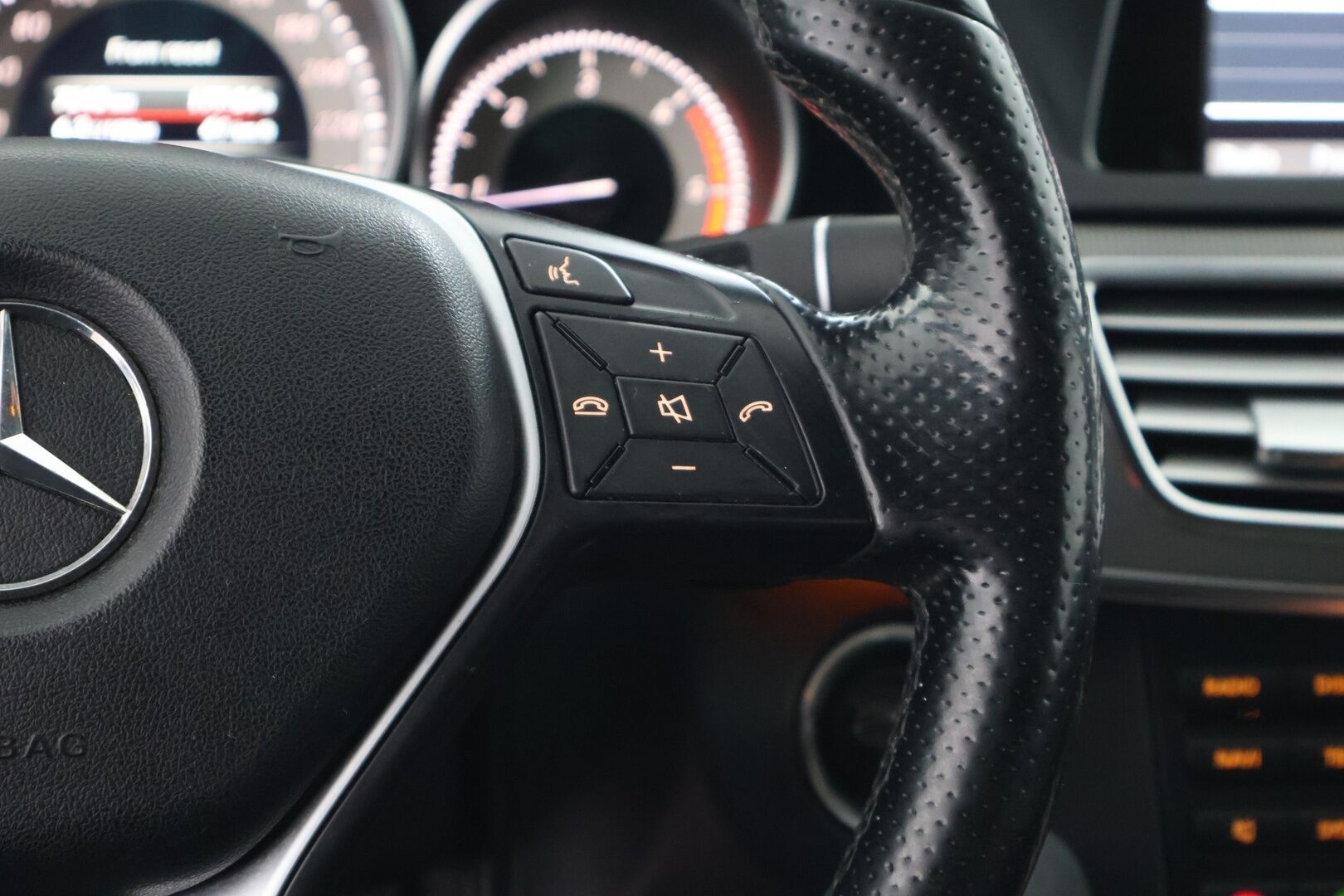 Mercedes-Benz E 2013 200 CDI BE A Premium Pro / YritysOutlet - Myydään vain yrityksille - Webasto / LED / Ortopedit / Tutkat / Ruskea nahkasisusta!