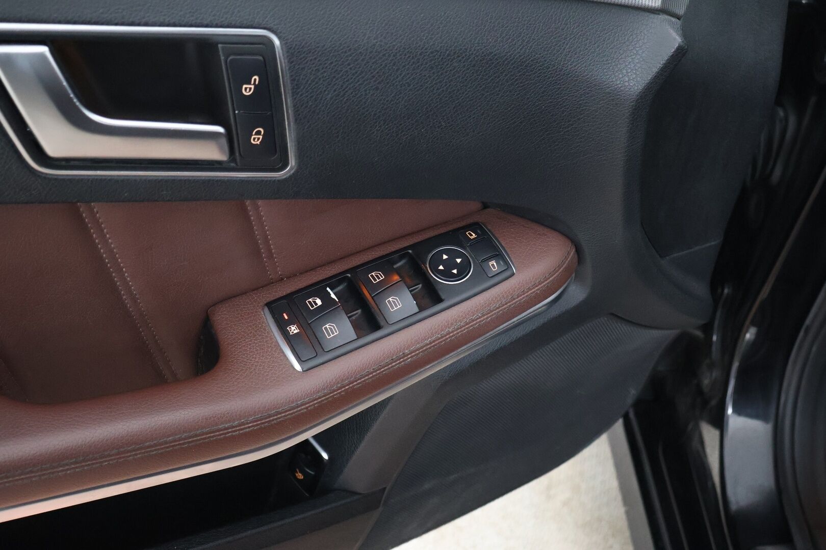 Mercedes-Benz E 2013 200 CDI BE A Premium Pro / YritysOutlet - Myydään vain yrityksille - Webasto / LED / Ortopedit / Tutkat / Ruskea nahkasisusta!