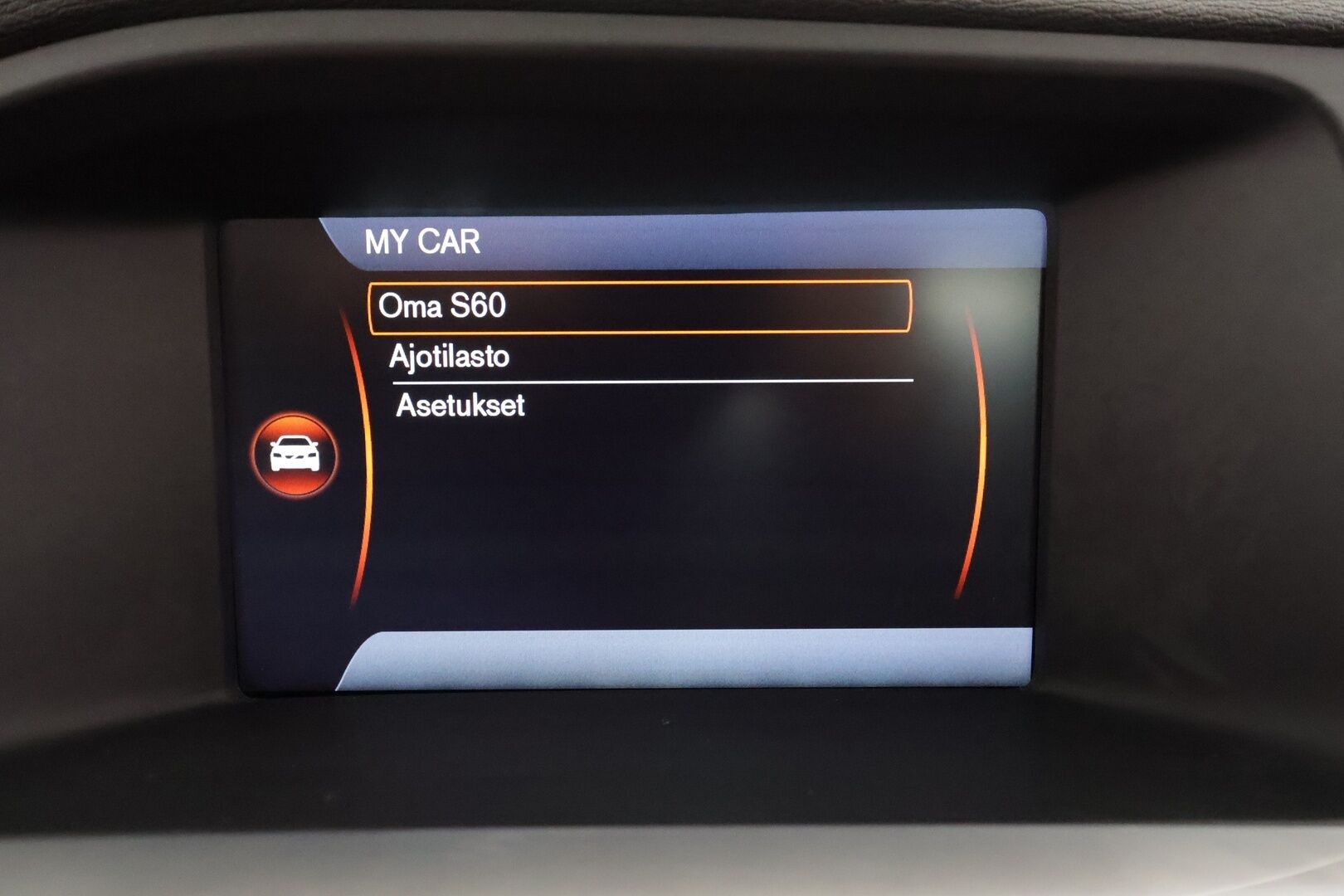 Volvo S60 2014 T3 Momentum aut * 1.Om Suomi-auto / Vakkari / P.tutka / Navi / Digimittaristo / Kaarreajovalot / Puolinahat * - Kahdet renkaat aluvanteilla / Merkkihuollettu / Juuri katsastettu