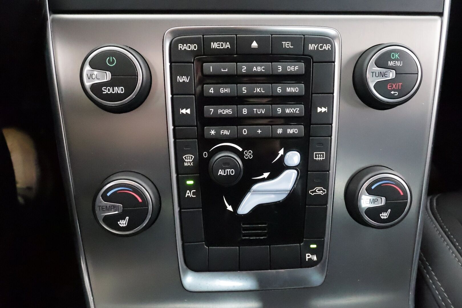 Volvo S60 2014 T3 Momentum aut * 1.Om Suomi-auto / Vakkari / P.tutka / Navi / Digimittaristo / Kaarreajovalot / Puolinahat * - Kahdet renkaat aluvanteilla / Merkkihuollettu / Juuri katsastettu