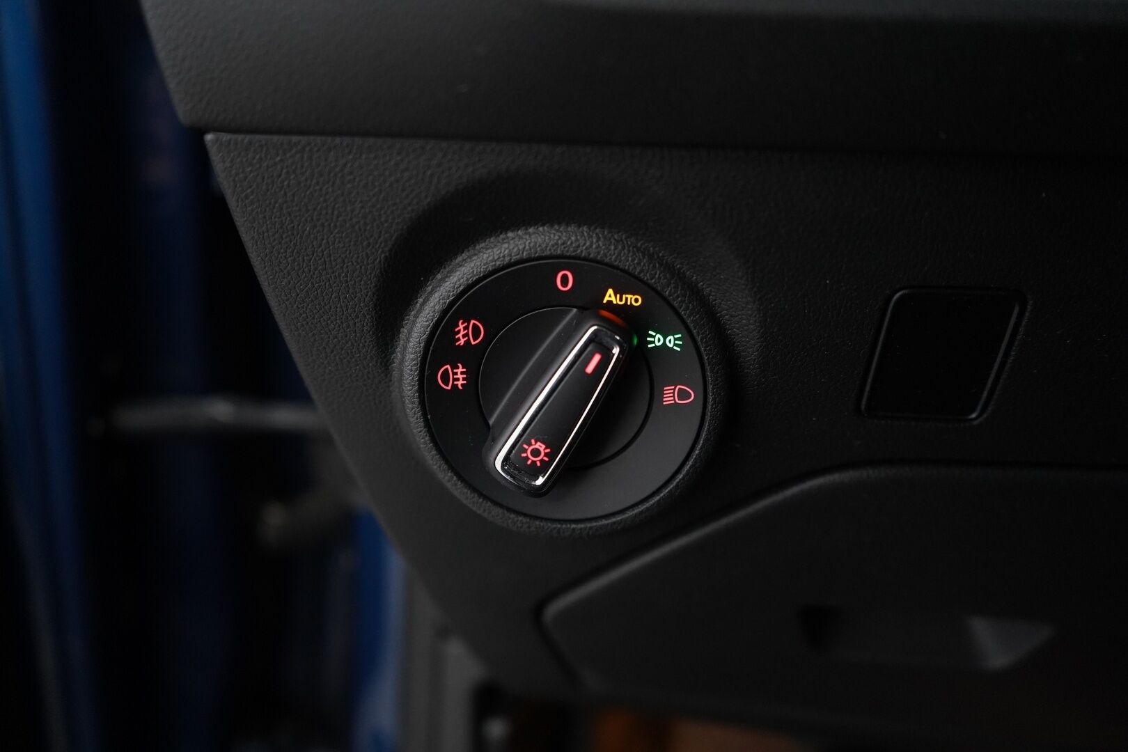 Seat Leon 2014 1,4 TSI 140 Style *Koukku / Tutkat / Vakkari / Lohko* - Kahdet Seatin omat alumiinivanteet / 2x Nokian renkaat / Juuri huollettu / Seuraava katsastus 7.4.2026