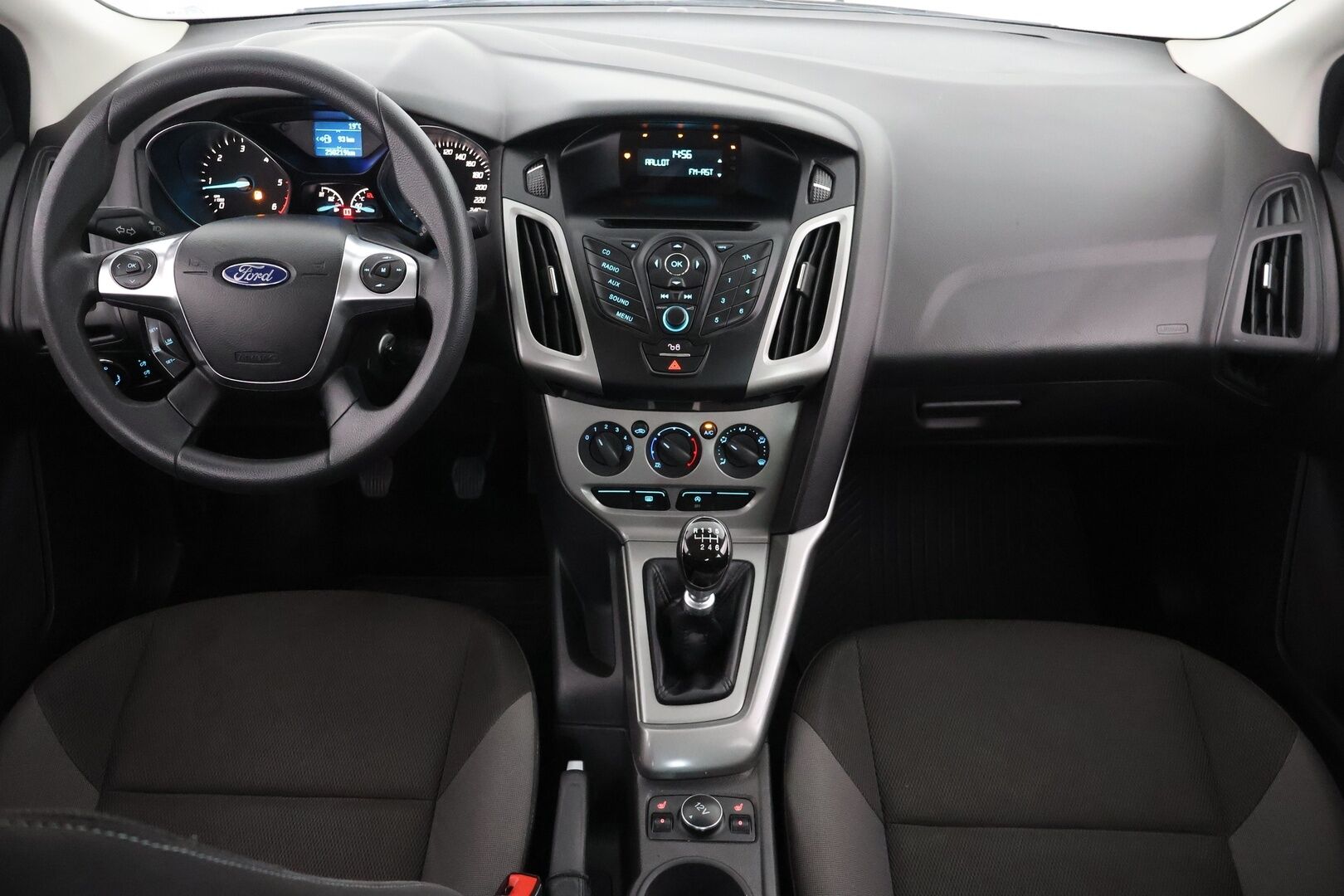 Ford Focus 2013 1,6 TDCi 95 hv Start/Stop Trend M6 4-ovinen - Hyvin pidetty | Vakkari | Aux | Huoltokirja