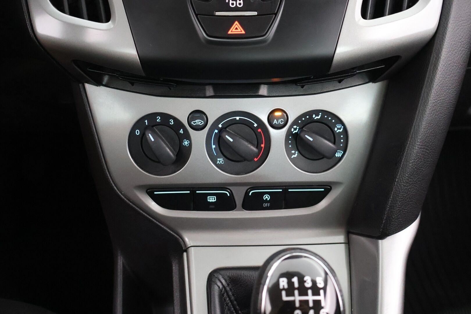 Ford Focus 2013 1,6 TDCi 95 hv Start/Stop Trend M6 4-ovinen - Hyvin pidetty | Vakkari | Aux | Huoltokirja