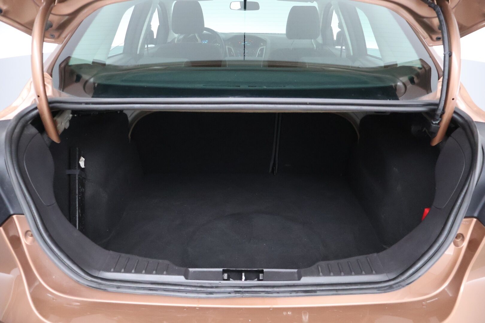 Ford Focus 2013 1,6 TDCi 95 hv Start/Stop Trend M6 4-ovinen - Hyvin pidetty | Vakkari | Aux | Huoltokirja