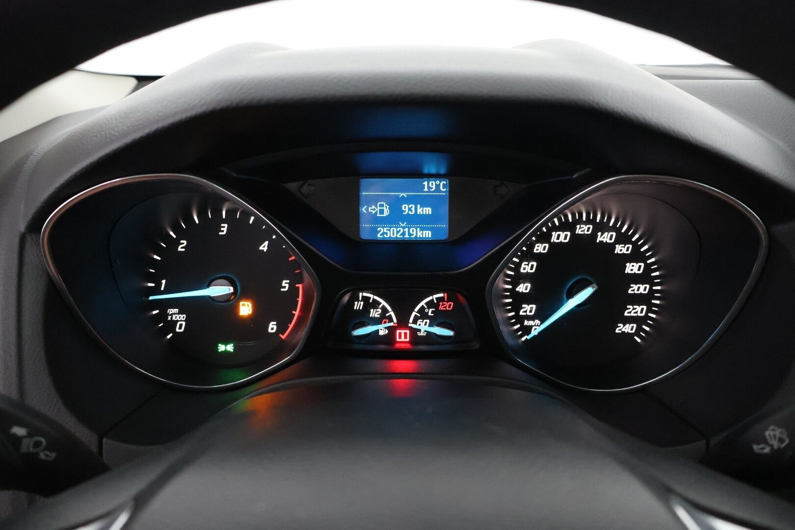 Ford Focus 2013 1,6 TDCi 95 hv Start/Stop Trend M6 4-ovinen - Hyvin pidetty | Vakkari | Aux | Huoltokirja