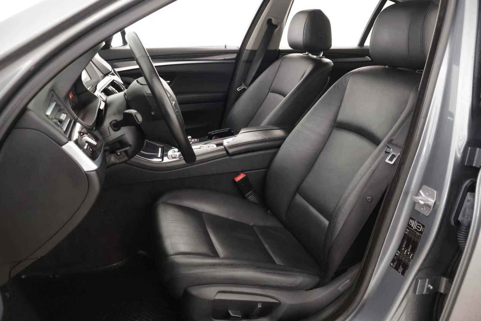 BMW 520 2013 F10 Sedan 520d TwinPower Turbo A Business Automatic** - Nahkapenkit / 2 renkaat / Tähän autoon Bilar-Turva *