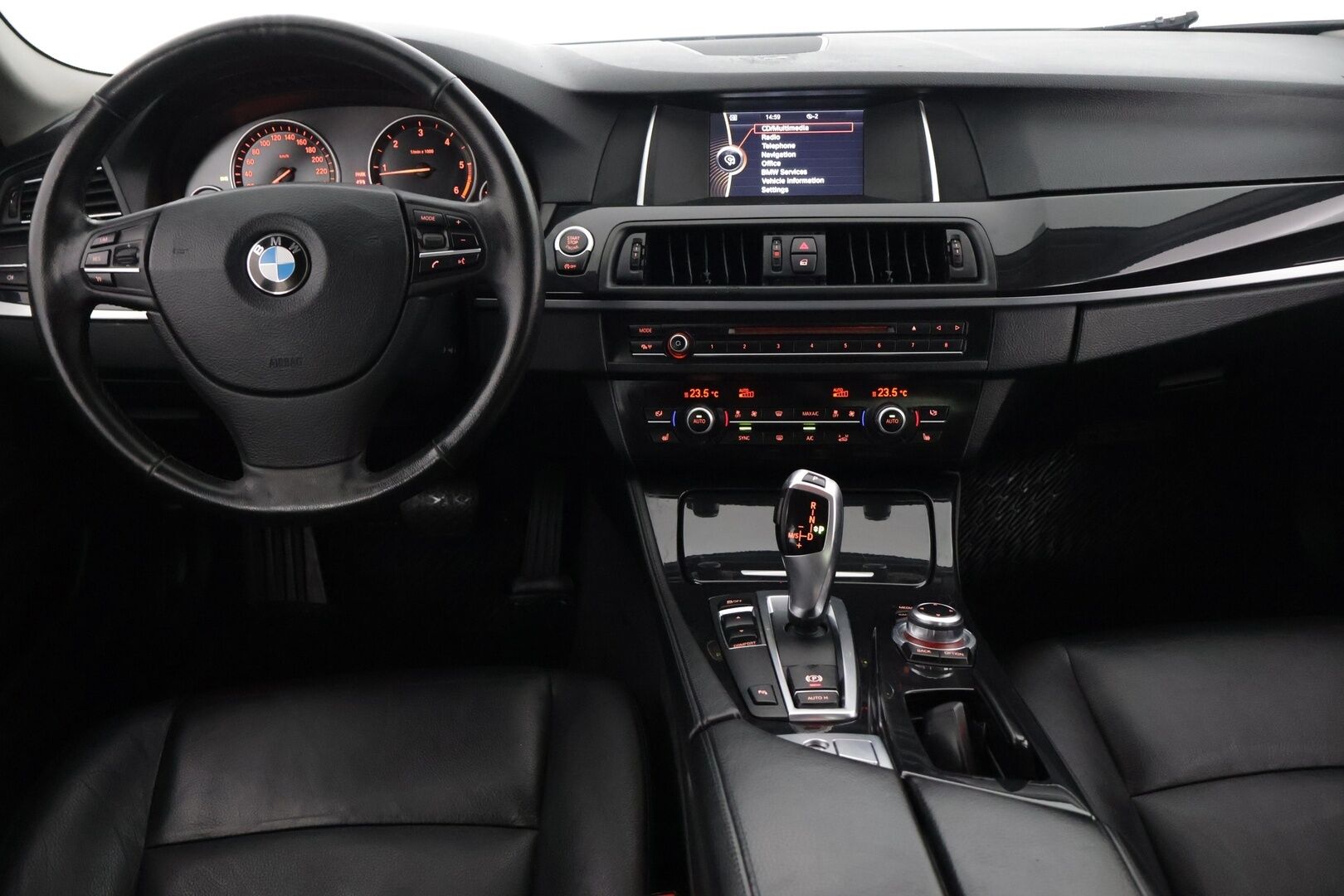 BMW 520 2013 F10 Sedan 520d TwinPower Turbo A Business Automatic** - Nahkapenkit / 2 renkaat / Tähän autoon Bilar-Turva *