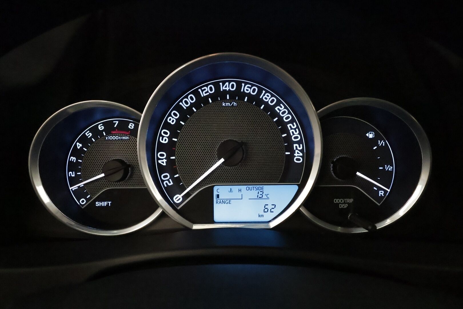 Toyota Auris 2013 1,6 Valvematic Active 5ov **Suomi-auto / P. Kamera / Navi / AC / Lohkolämmitin / 2x Renkaat**
