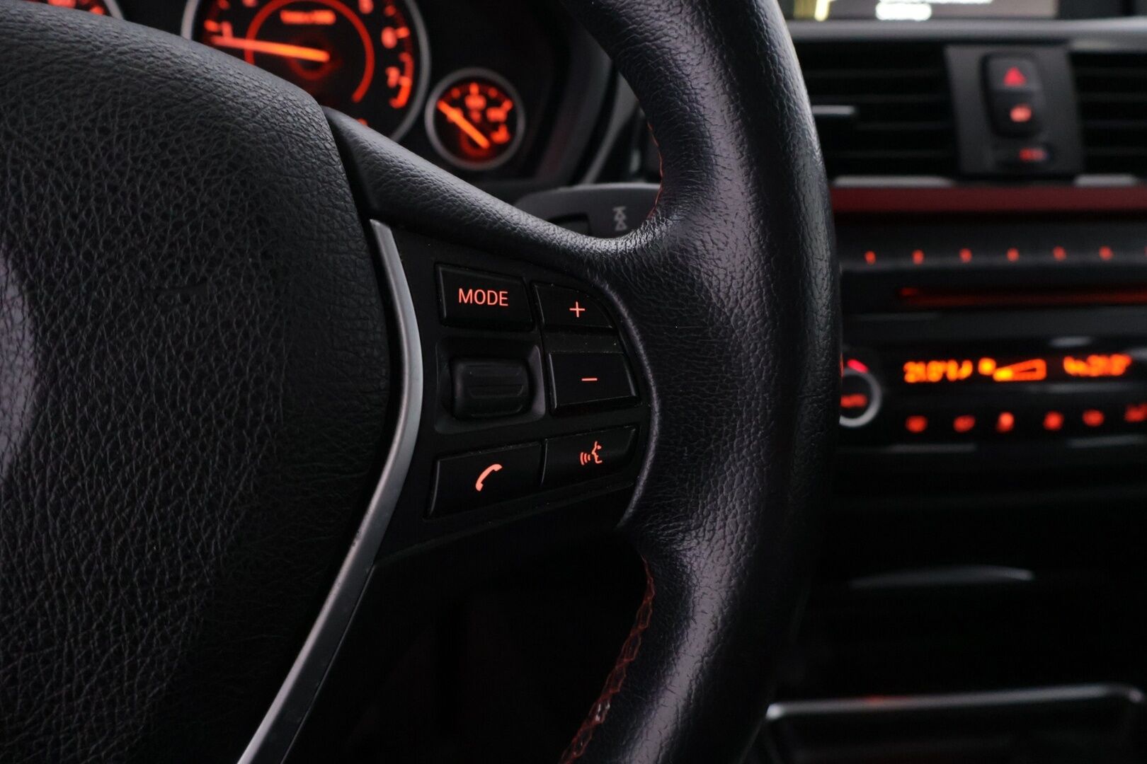 BMW 320 Gran Turismo 2014 F34 TwinPower Turbo A xDrive Business Automatic Sport - YritysOutlet - Myydään vain yrityksille - Panoraamakatto / Sporttipenkit / Vakkari / Huollettu asiallisesti