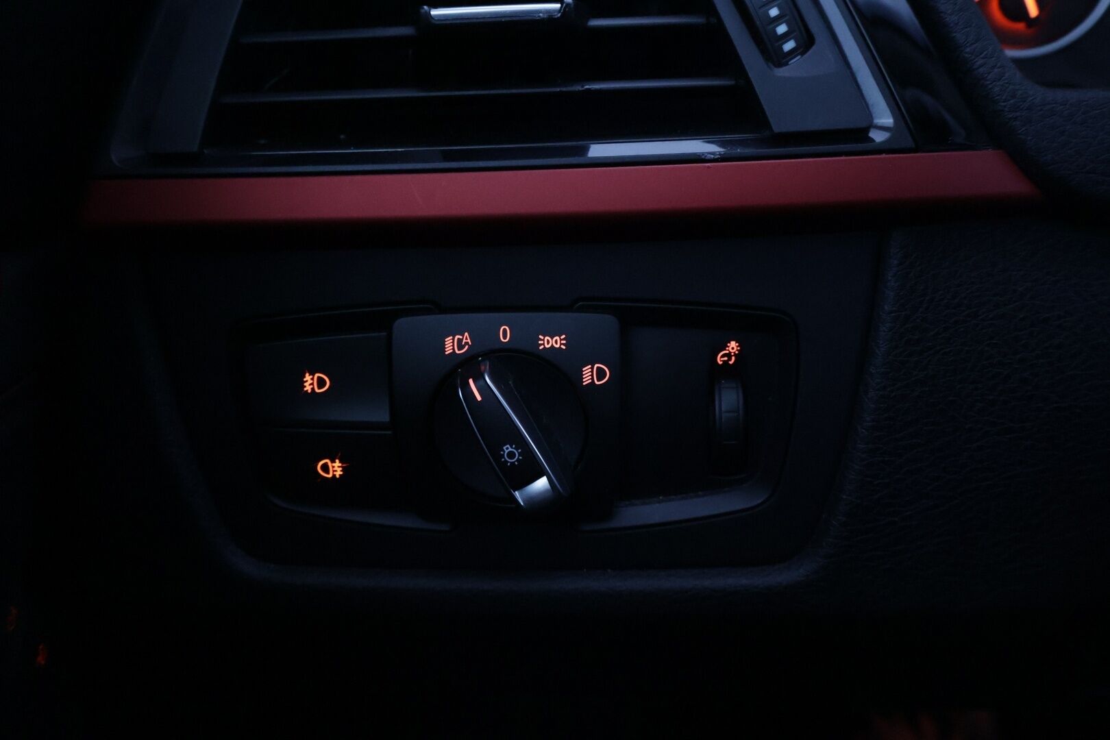 BMW 320 Gran Turismo 2014 F34 TwinPower Turbo A xDrive Business Automatic Sport - YritysOutlet - Myydään vain yrityksille - Panoraamakatto / Sporttipenkit / Vakkari / Huollettu asiallisesti