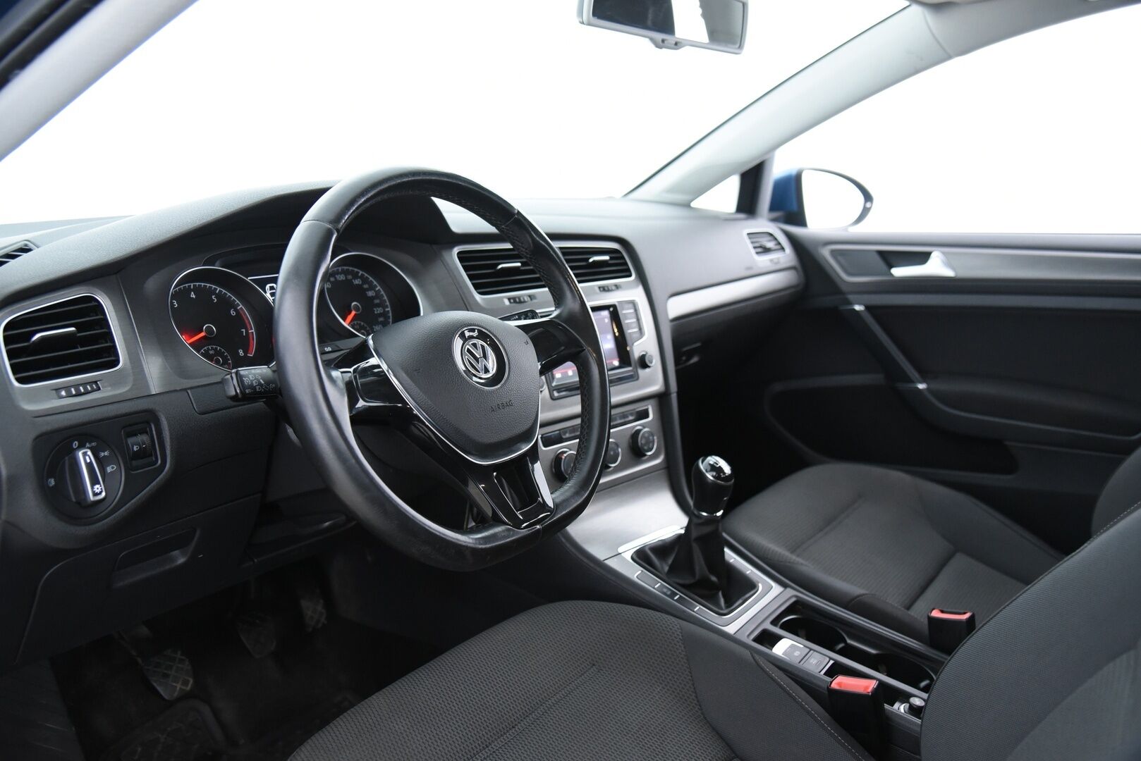 Volkswagen Golf 2013 Comfortline 1,2 TSI 77 kW (105 hv) BlueMotion Technology 4-ovinen / Webasto / Vakkari / Bluetooth / Ilmastointi - 2x Renkaat / Aluvanteet