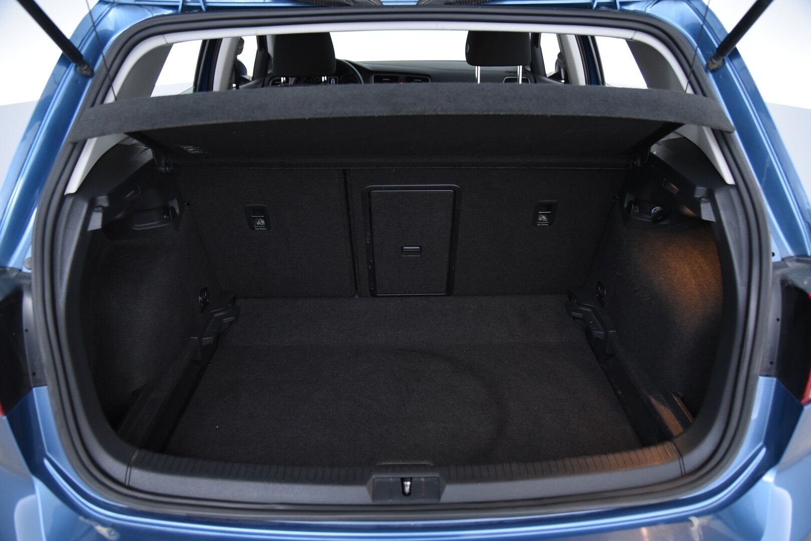 Volkswagen Golf 2013 Comfortline 1,2 TSI 77 kW (105 hv) BlueMotion Technology 4-ovinen / Webasto / Vakkari / Bluetooth / Ilmastointi - 2x Renkaat / Aluvanteet
