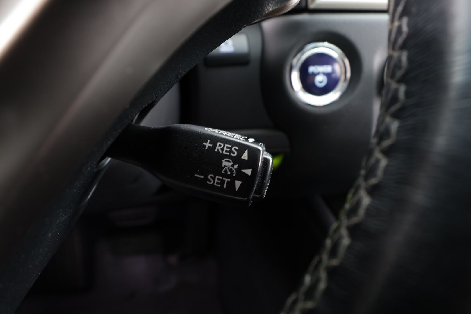 Lexus GS 2014 300h Hybrid A Executive * ACC / P.kamera / Muistipenkki / Navi / Bi-Xenon / Ratinlämmitin / KeylessGo * - Suomi-auto / Kahdet renkaat aluvanteilla 