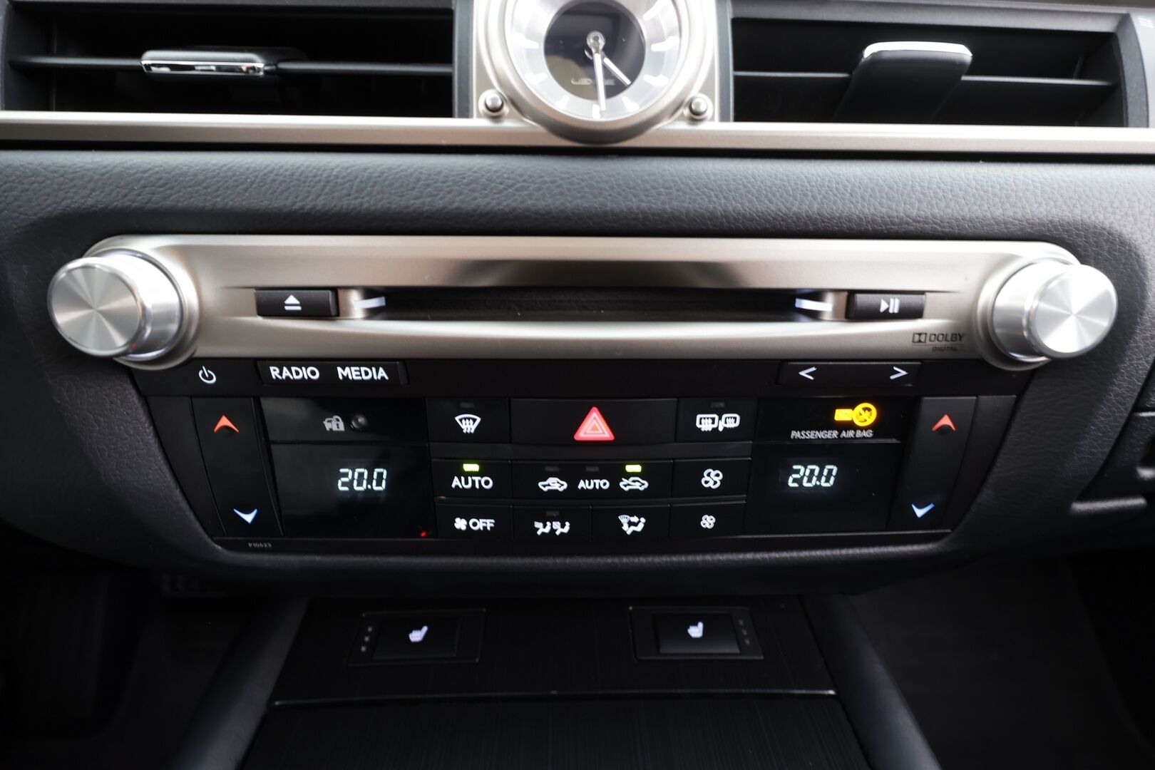 Lexus GS 2014 300h Hybrid A Executive * ACC / P.kamera / Muistipenkki / Navi / Bi-Xenon / Ratinlämmitin / KeylessGo * - Suomi-auto / Kahdet renkaat aluvanteilla