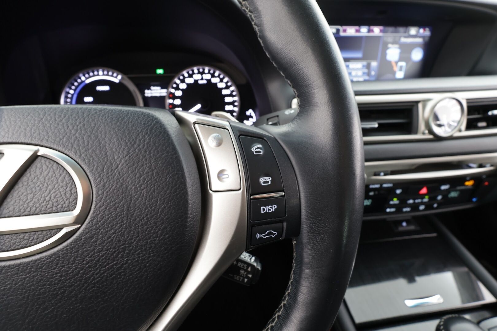 Lexus GS 2014 300h Hybrid A Executive * ACC / P.kamera / Muistipenkki / Navi / Bi-Xenon / Ratinlämmitin / KeylessGo * - Suomi-auto / Kahdet renkaat aluvanteilla 