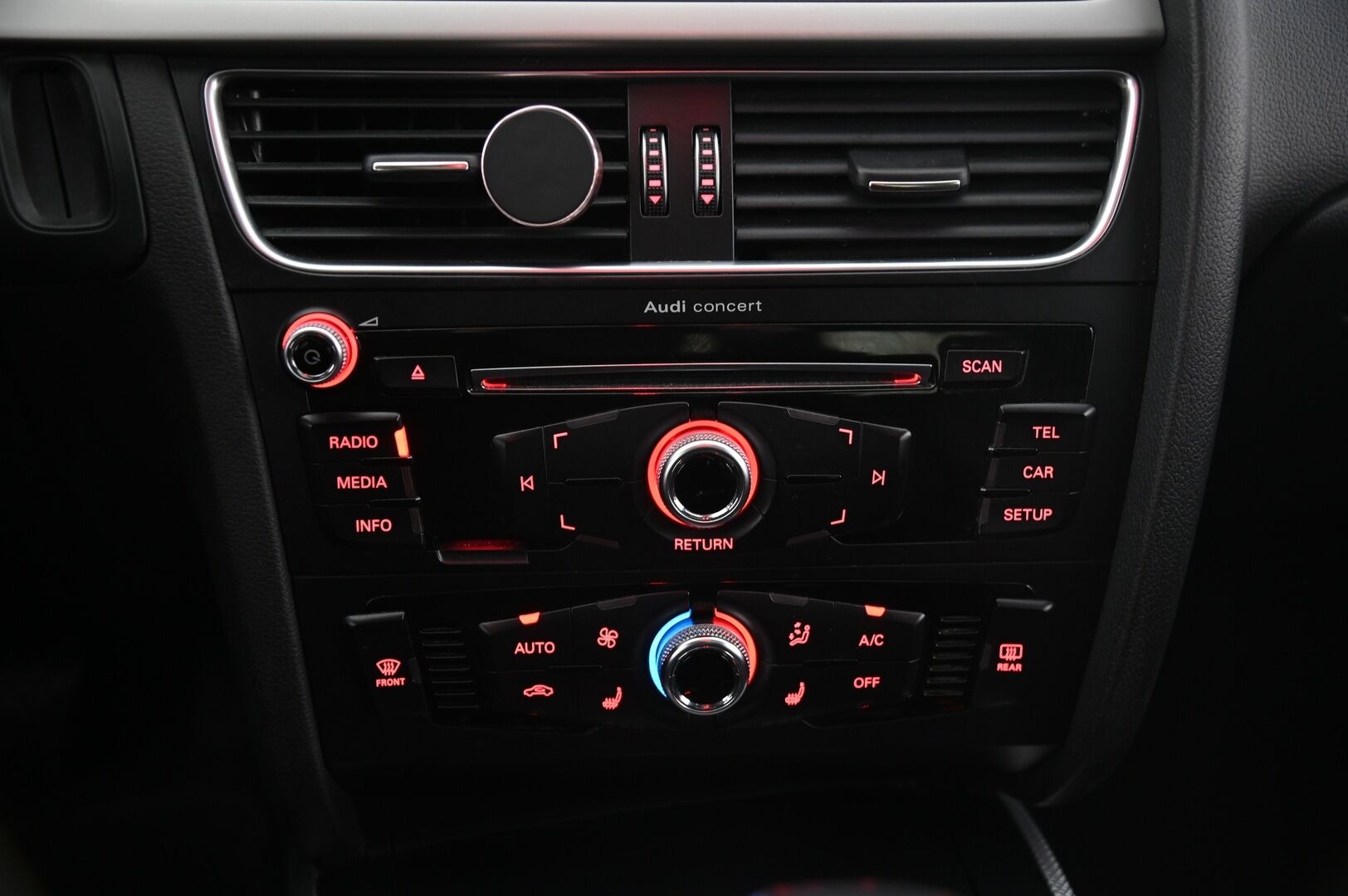 Audi A5 2014 Sportback Land of quattro Edition 2,0 TFSI 165 kW quattro S tronic-autom.*S-line / Webasto / Bang&Olufsen / Kattoluukku* - *Vetokoukku / Muistipenkit / Juuri katsastettu / Suomi-auto / vakkari*