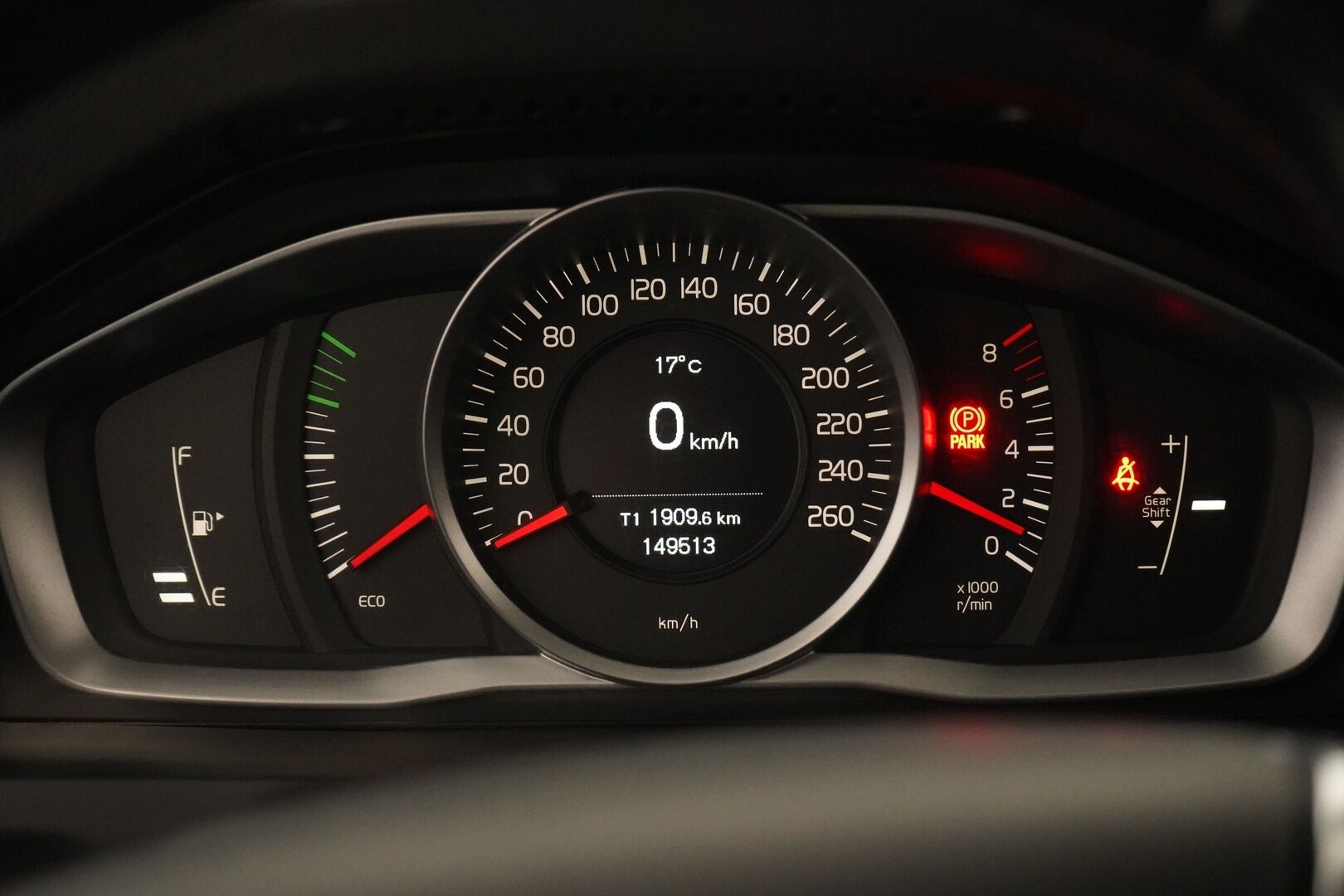 Volvo S60 2014 T3 Summum *Lohkolämmitin / Koukku / Tutkat / Xenon / Kuljettajan muistipenkki* - Suomi-auto / Kahdet OEM vanteet / Viimeisin huolto 145tkm