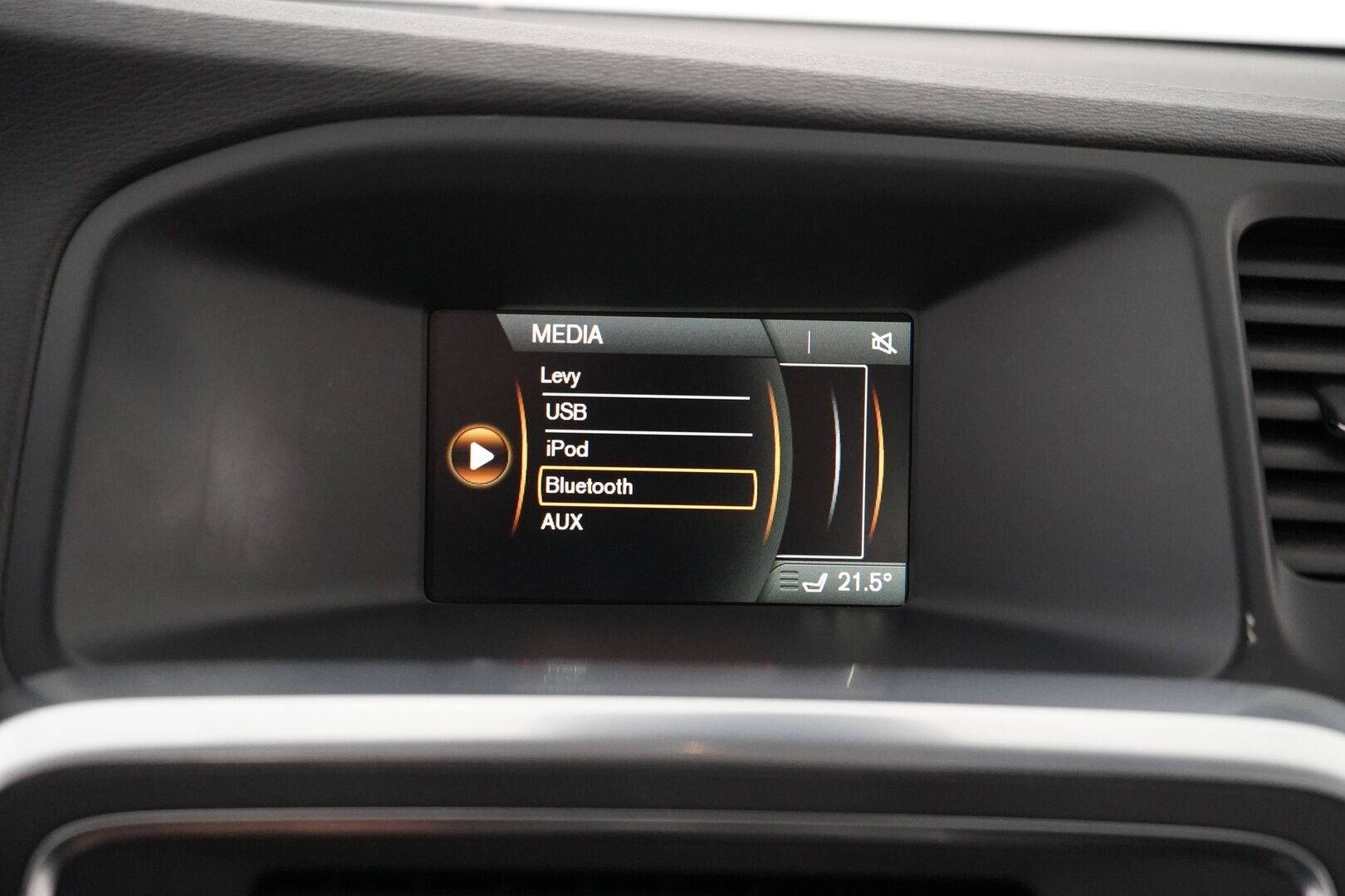 Volvo S60 2014 T3 Summum *Lohkolämmitin / Koukku / Tutkat / Xenon / Kuljettajan muistipenkki* - Suomi-auto / Kahdet OEM vanteet / Viimeisin huolto 145tkm