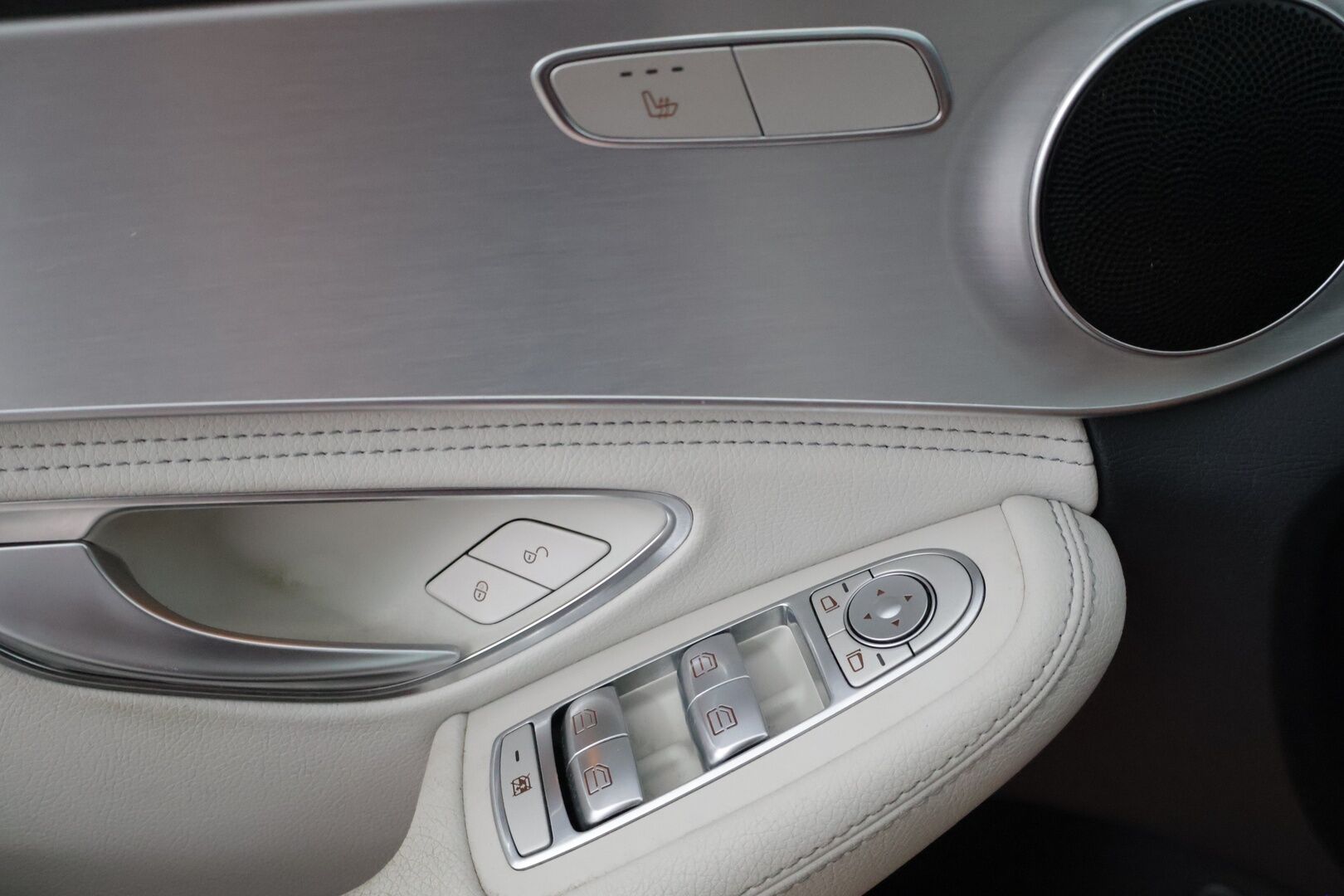 Mercedes-Benz C 2015 220 BlueTec A Premium Business / 1.om / koukku / Sporttipenkit - 1.Om Suomi auto / Merkkihuollot / 5/25 viimeisin huolto / Uudet kesärenkaat