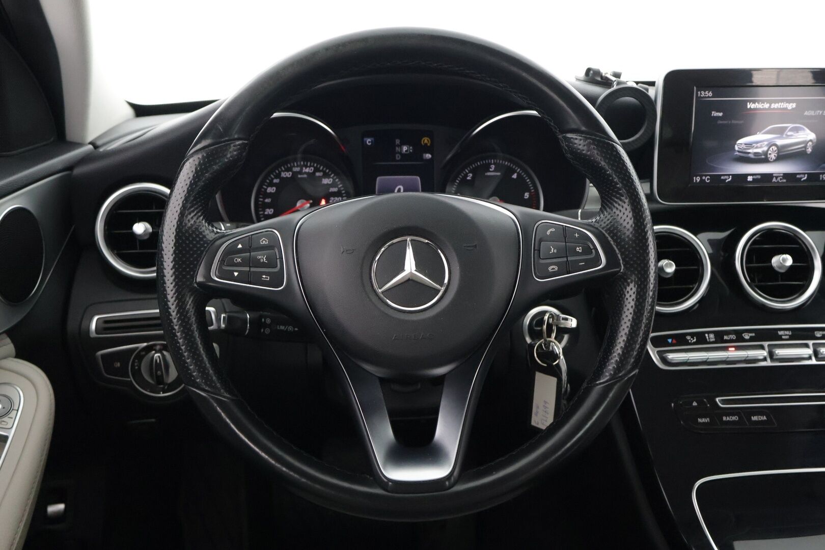 Mercedes-Benz C 2015 220 BlueTec A Premium Business / 1.om / koukku / Sporttipenkit - 1.Om Suomi auto / Merkkihuollot / 5/25 viimeisin huolto / Uudet kesärenkaat