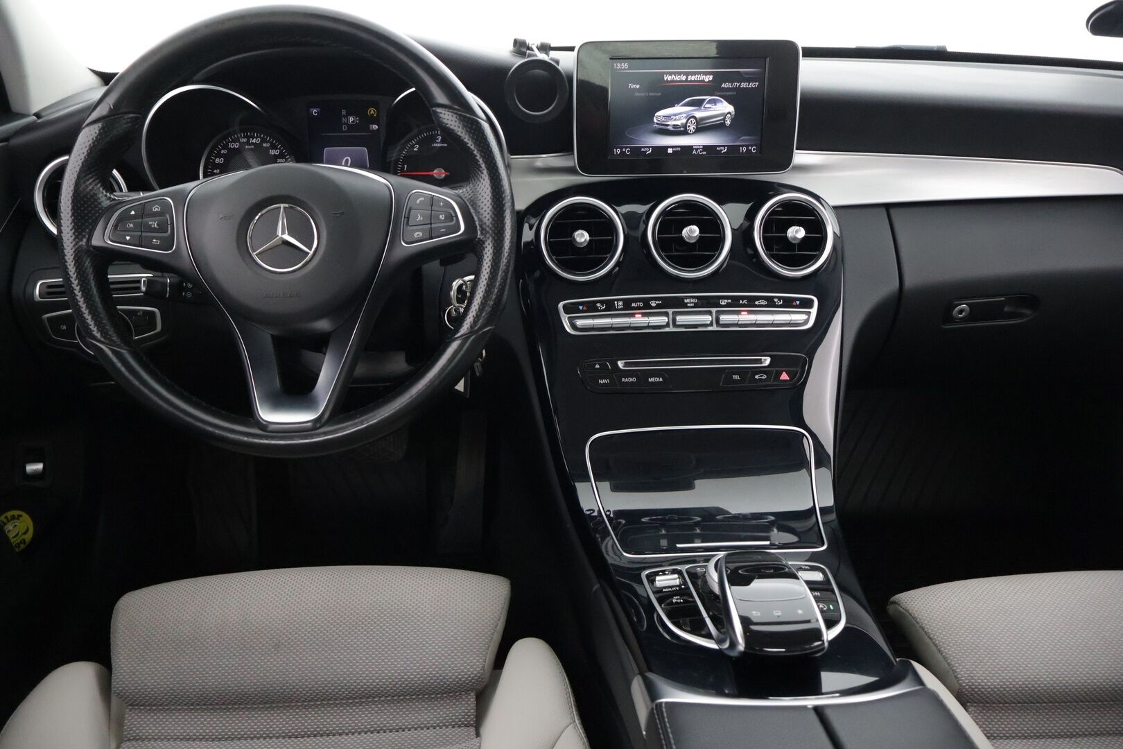 Mercedes-Benz C 2015 220 BlueTec A Premium Business / 1.om / koukku / Sporttipenkit - 1.Om Suomi auto / Merkkihuollot / 5/25 viimeisin huolto / Uudet kesärenkaat