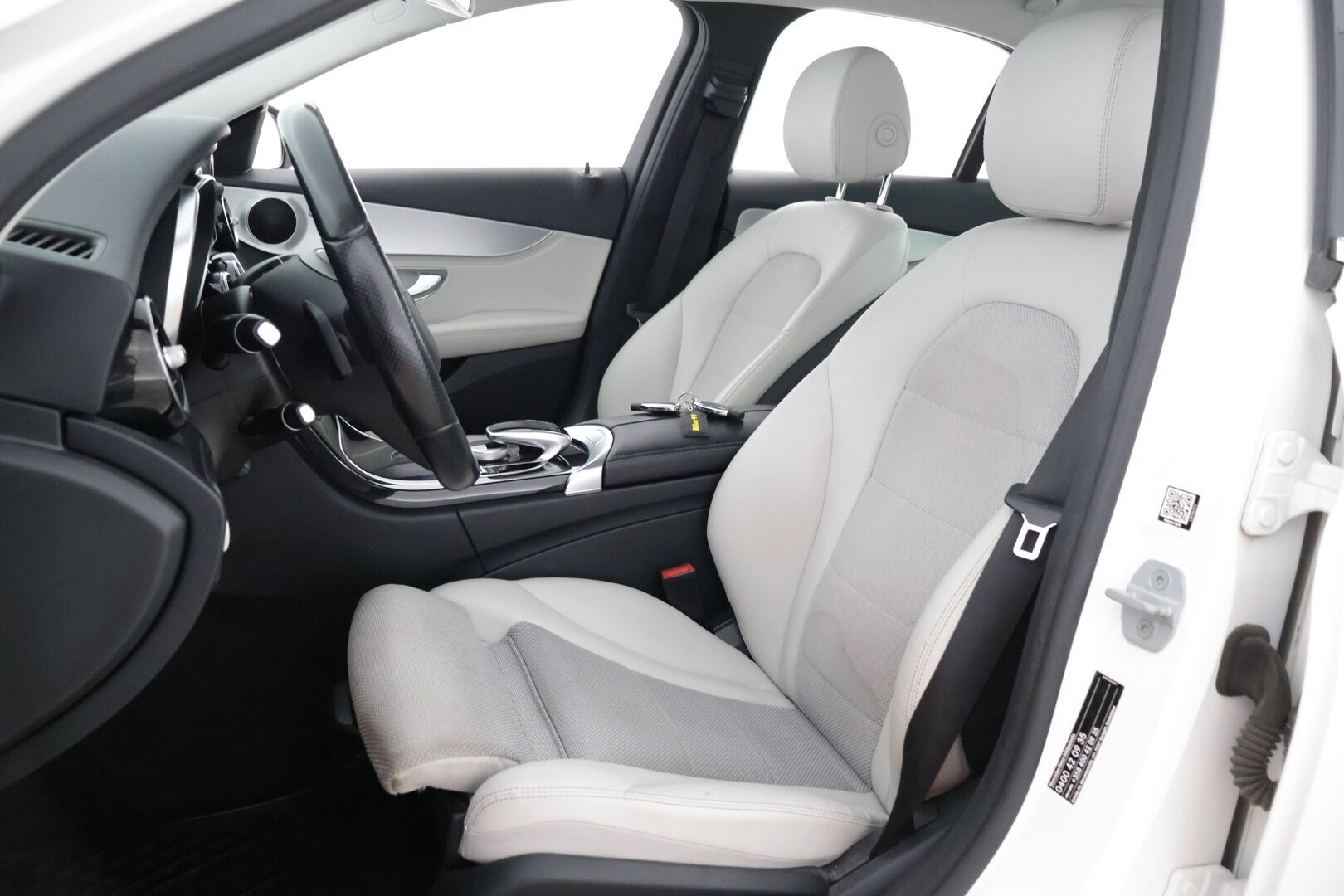 Mercedes-Benz C 2015 220 BlueTec A Premium Business / 1.om / koukku / Sporttipenkit - 1.Om Suomi auto / Merkkihuollot / 5/25 viimeisin huolto / Uudet kesärenkaat