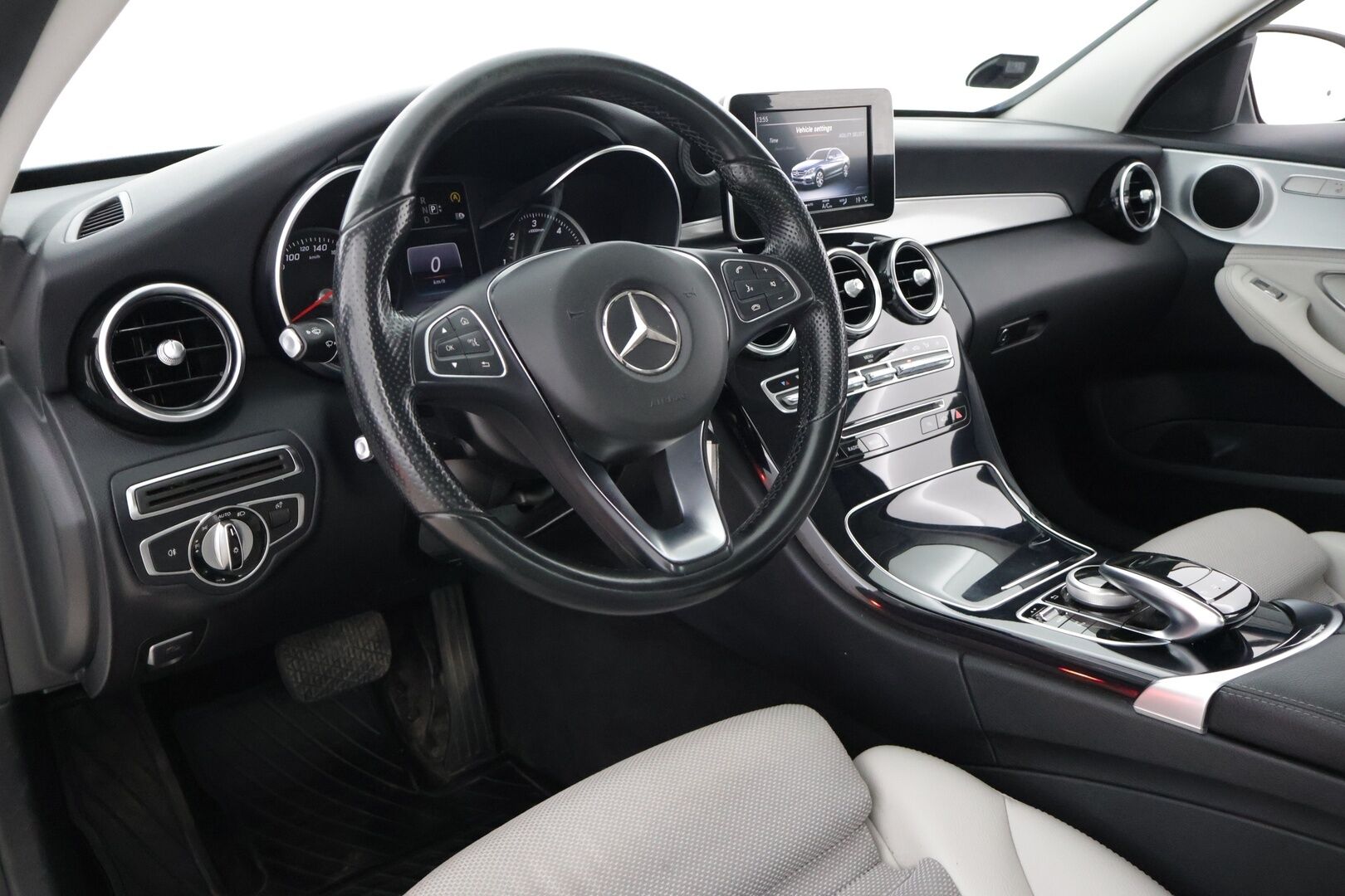 Mercedes-Benz C 2015 220 BlueTec A Premium Business / 1.om / koukku / Sporttipenkit - 1.Om Suomi auto / Merkkihuollot / 5/25 viimeisin huolto / Uudet kesärenkaat