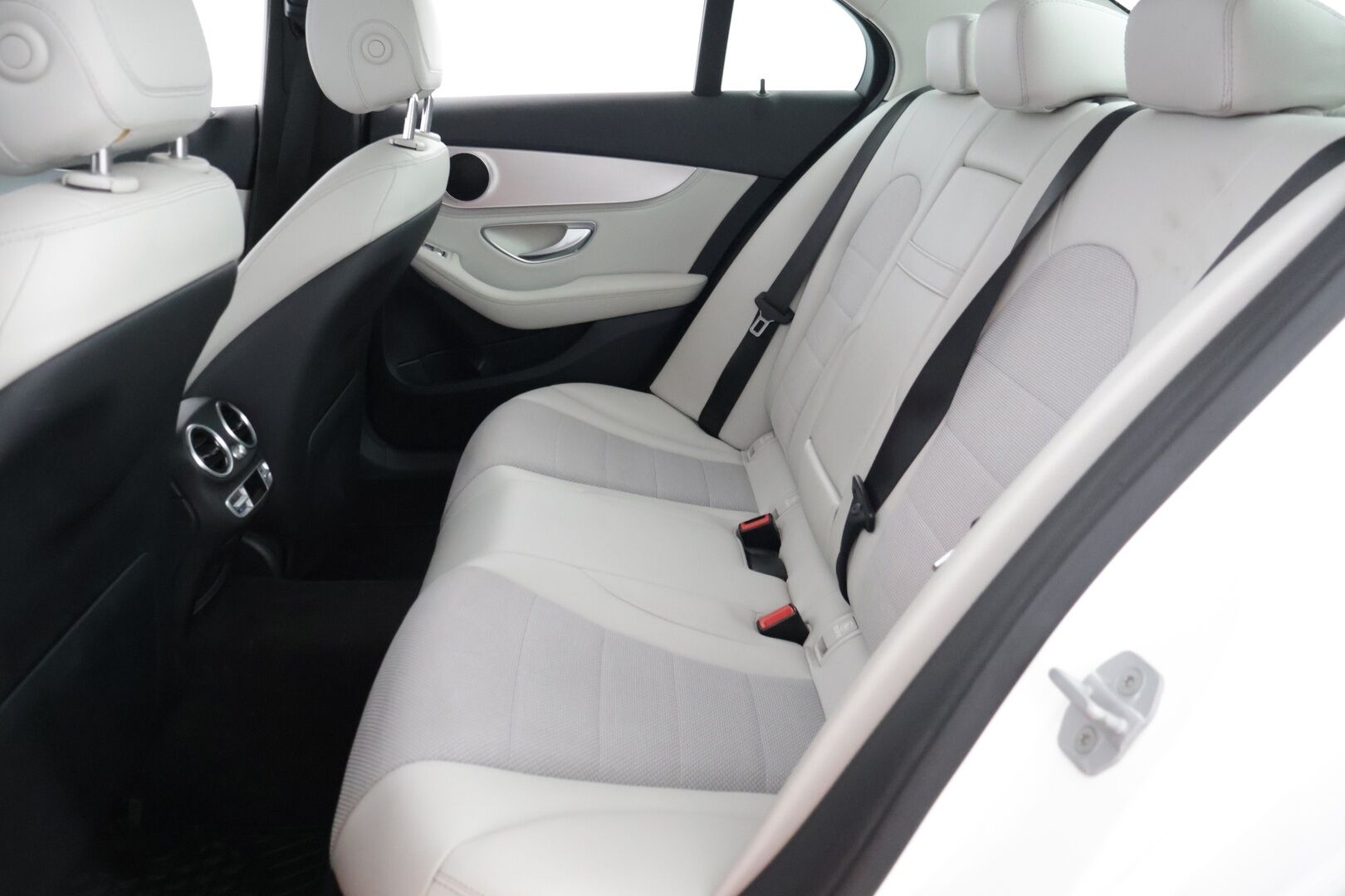 Mercedes-Benz C 2015 220 BlueTec A Premium Business / 1.om / koukku / Sporttipenkit - 1.Om Suomi auto / Merkkihuollot / 5/25 viimeisin huolto / Uudet kesärenkaat